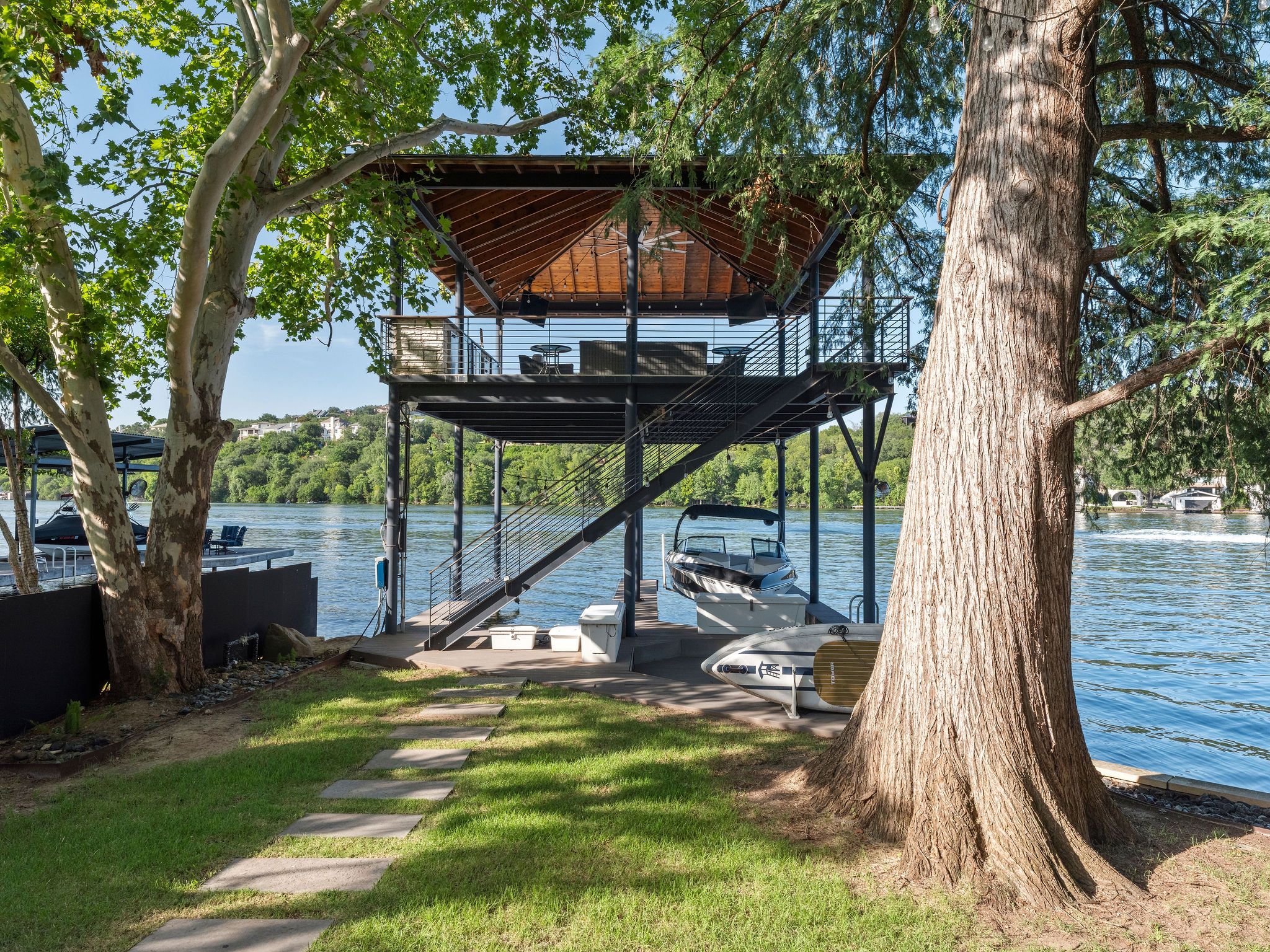 1404 Rockcliff Road 