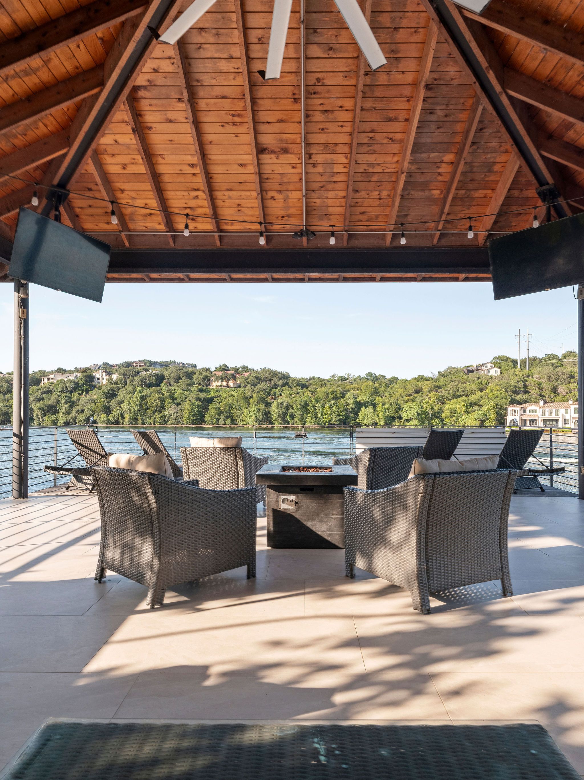 1404 Rockcliff Road 