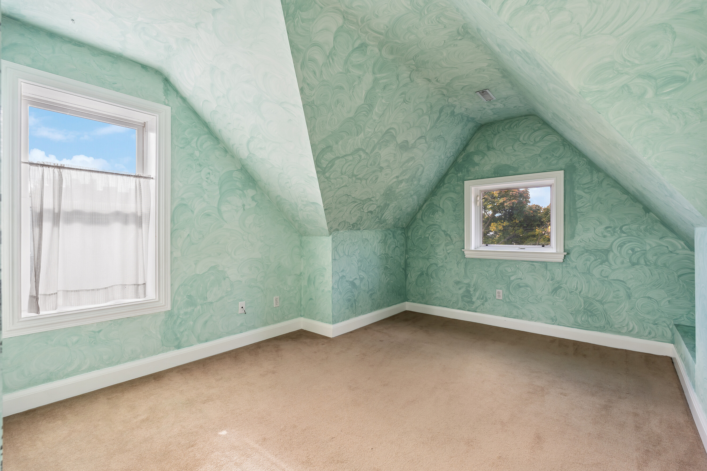 105 Cluny Dr