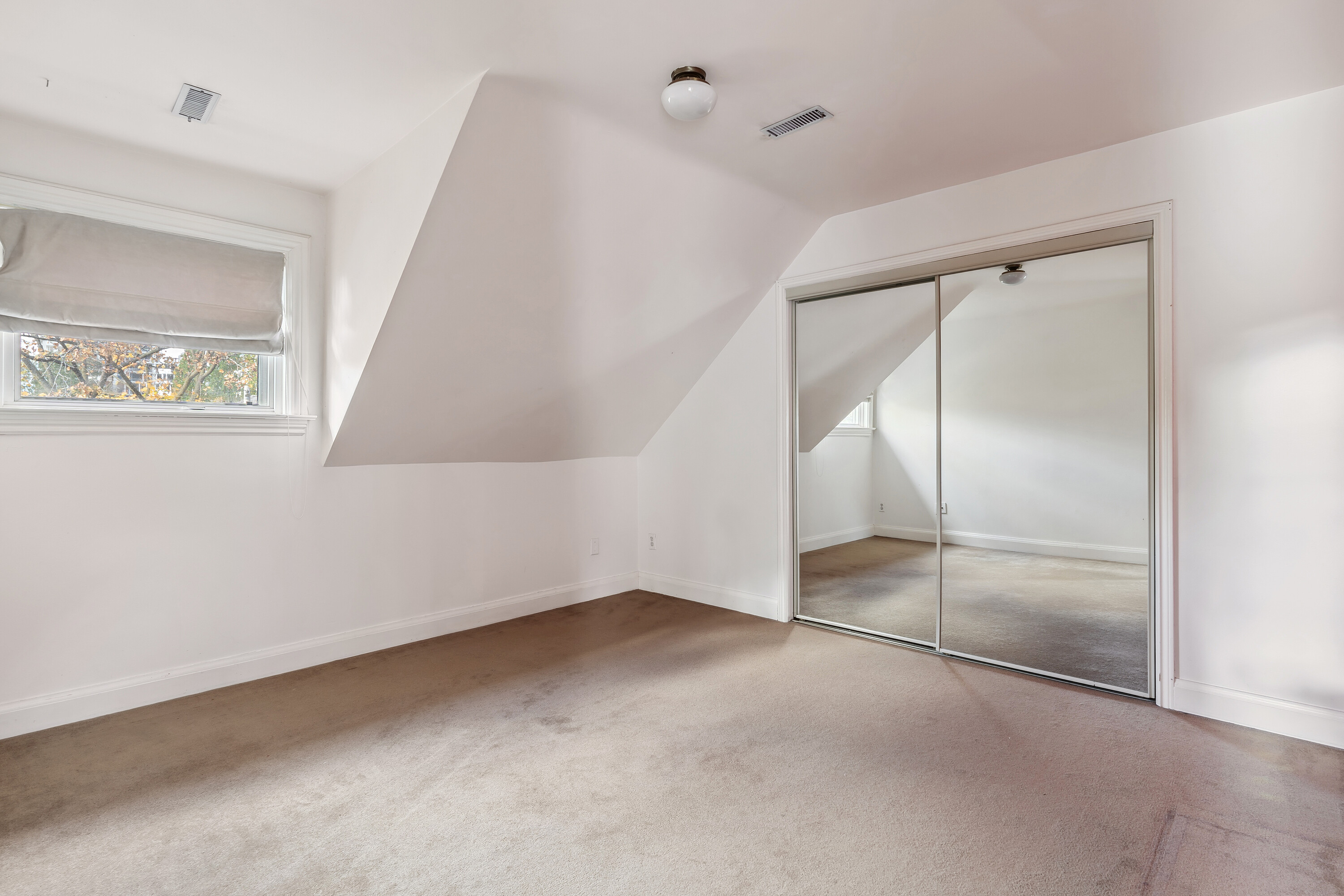 105 Cluny Dr
