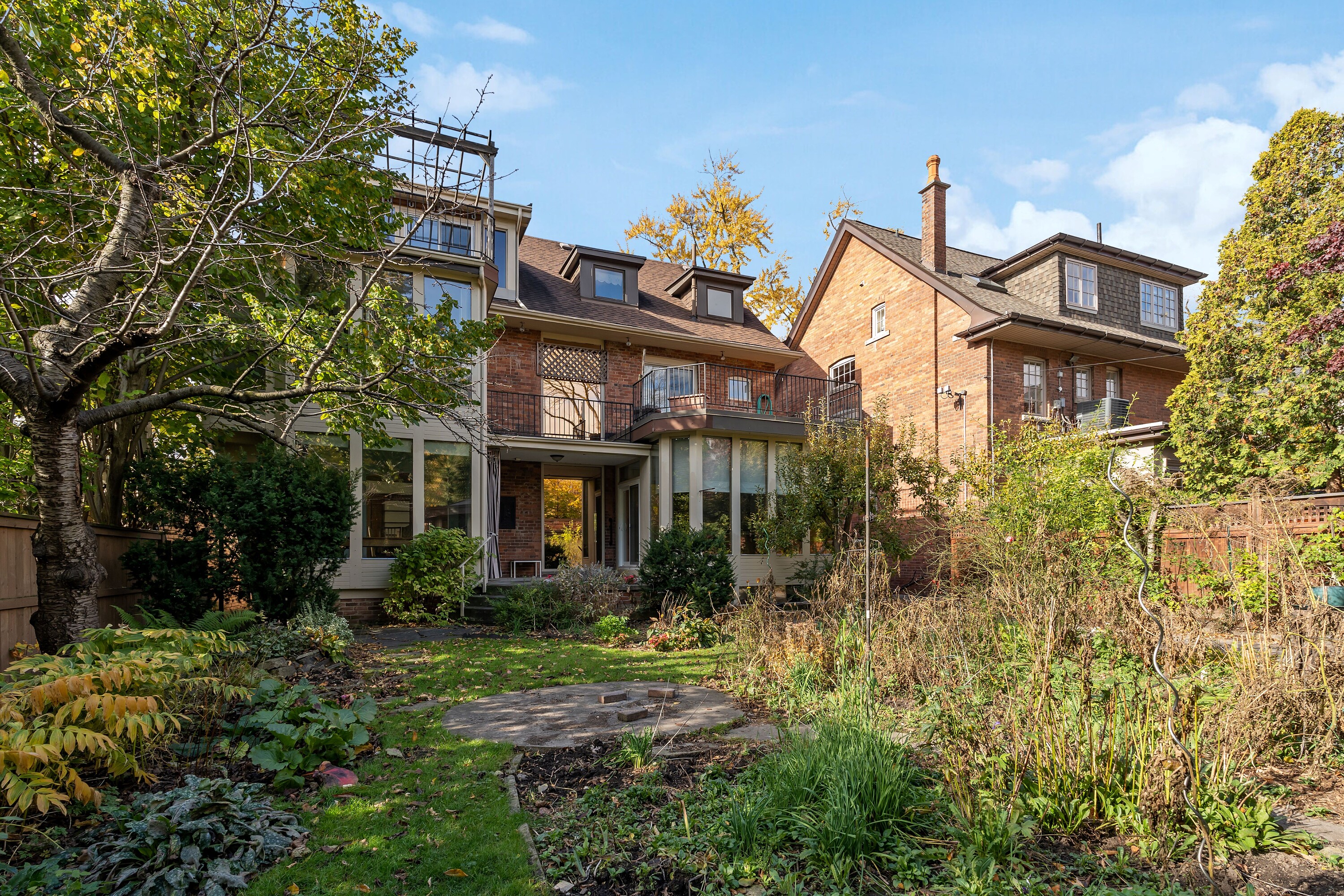 105 Cluny Dr