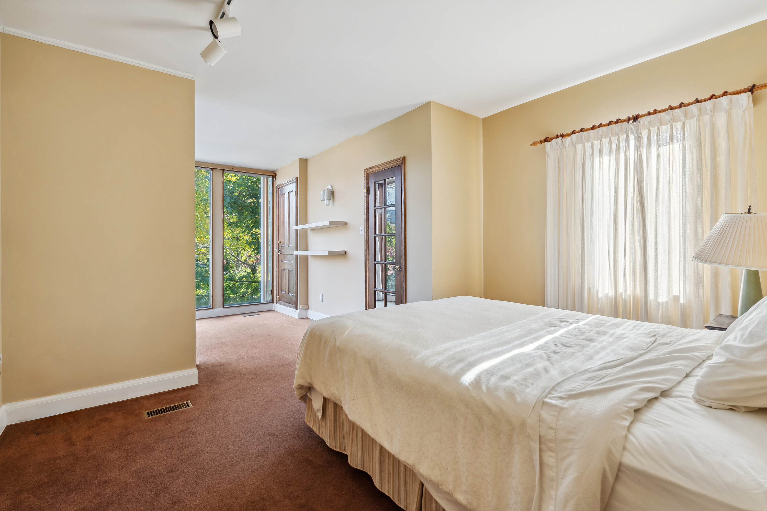 105 Cluny Dr