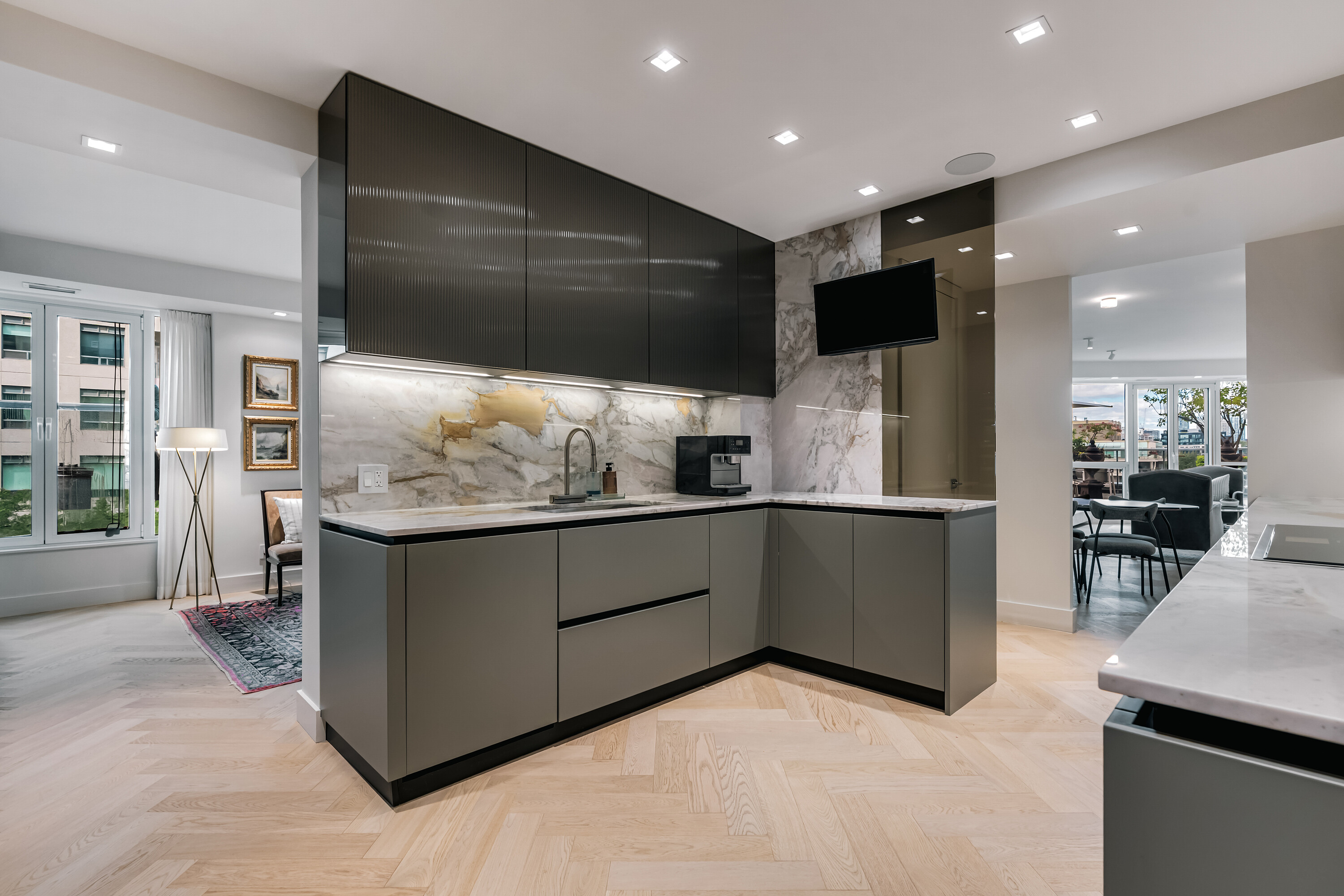 10 Bellair St #705