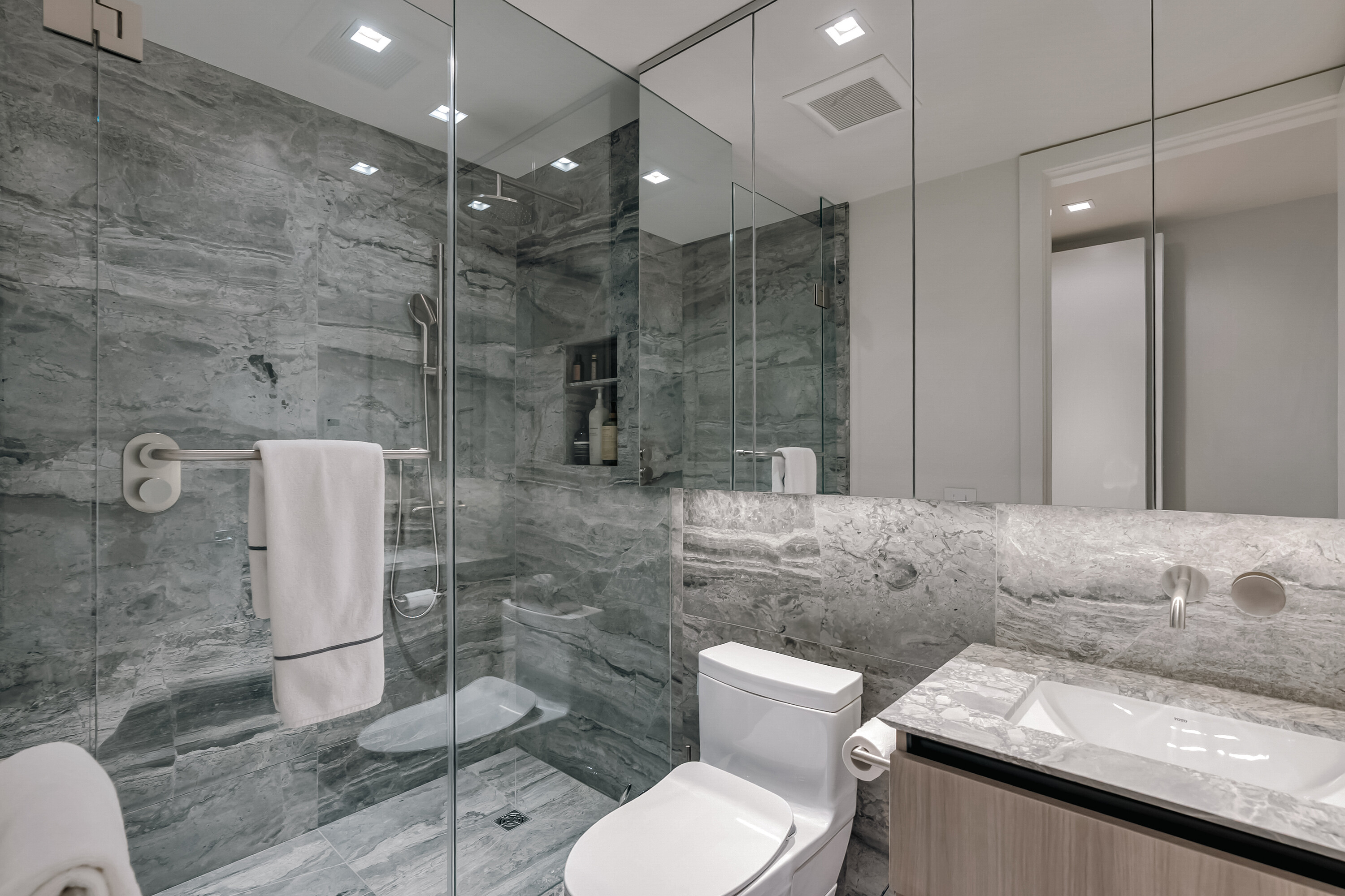 10 Bellair St #705