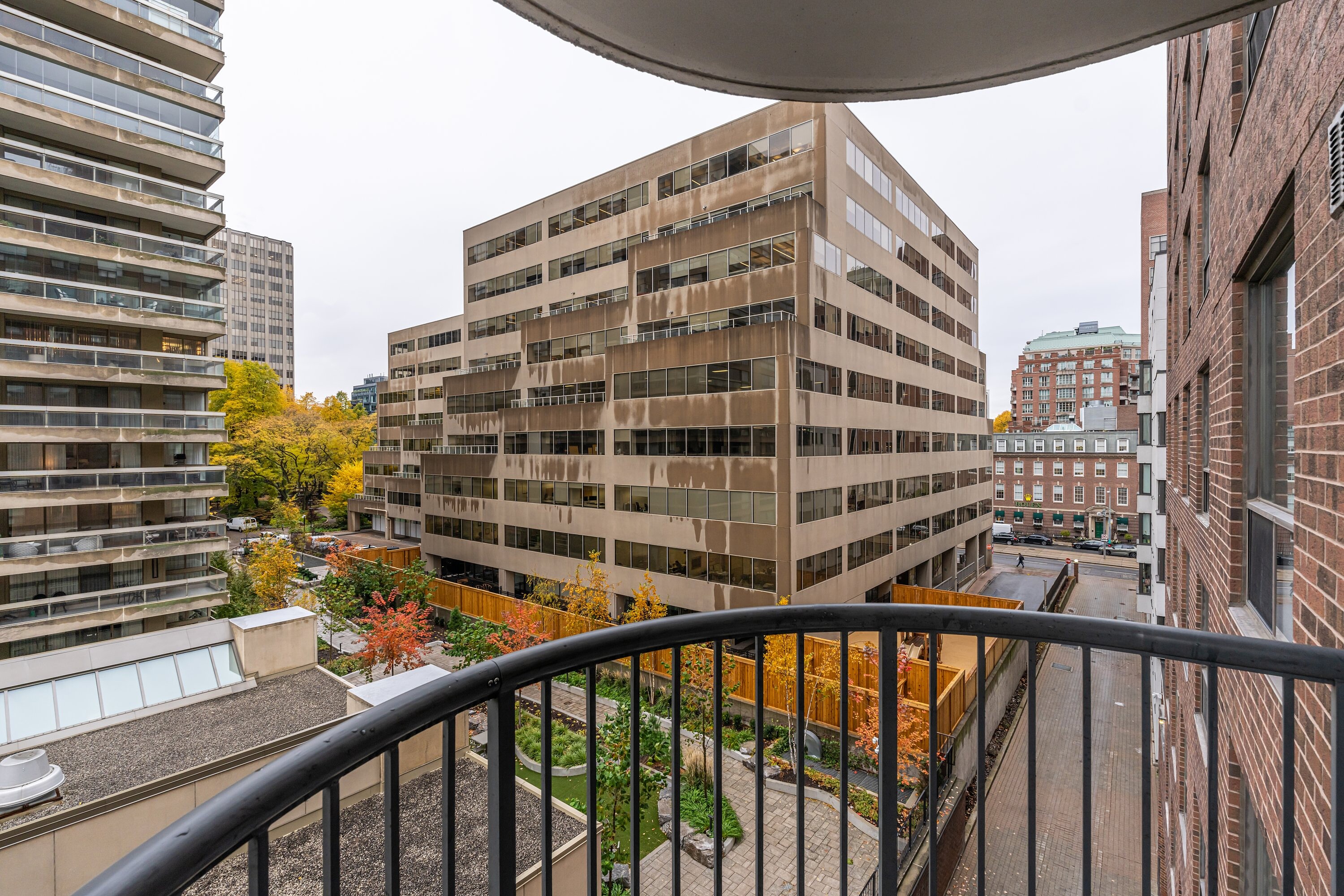 47 St Clair Ave W  503