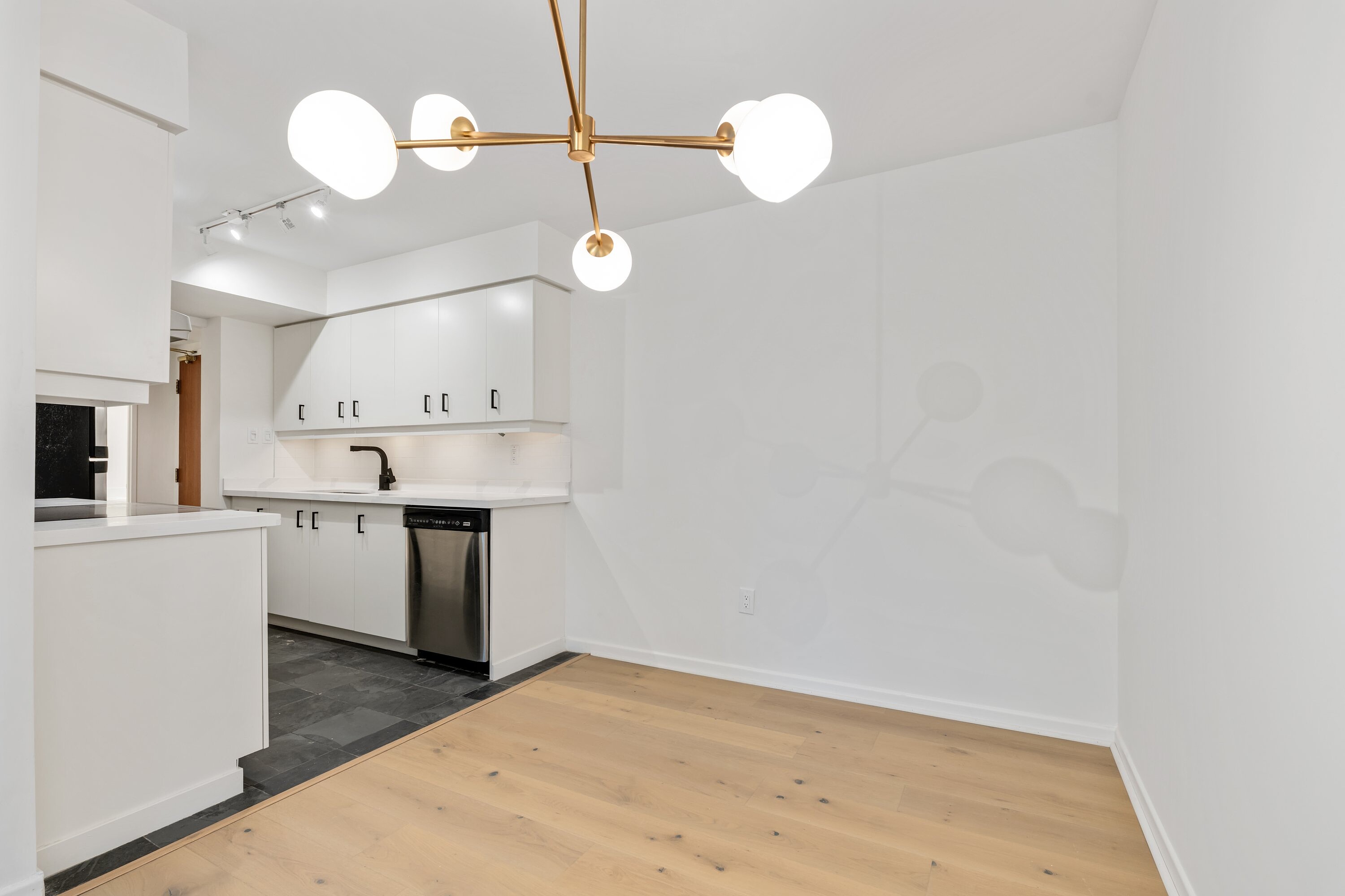 47 St Clair Ave W  503
