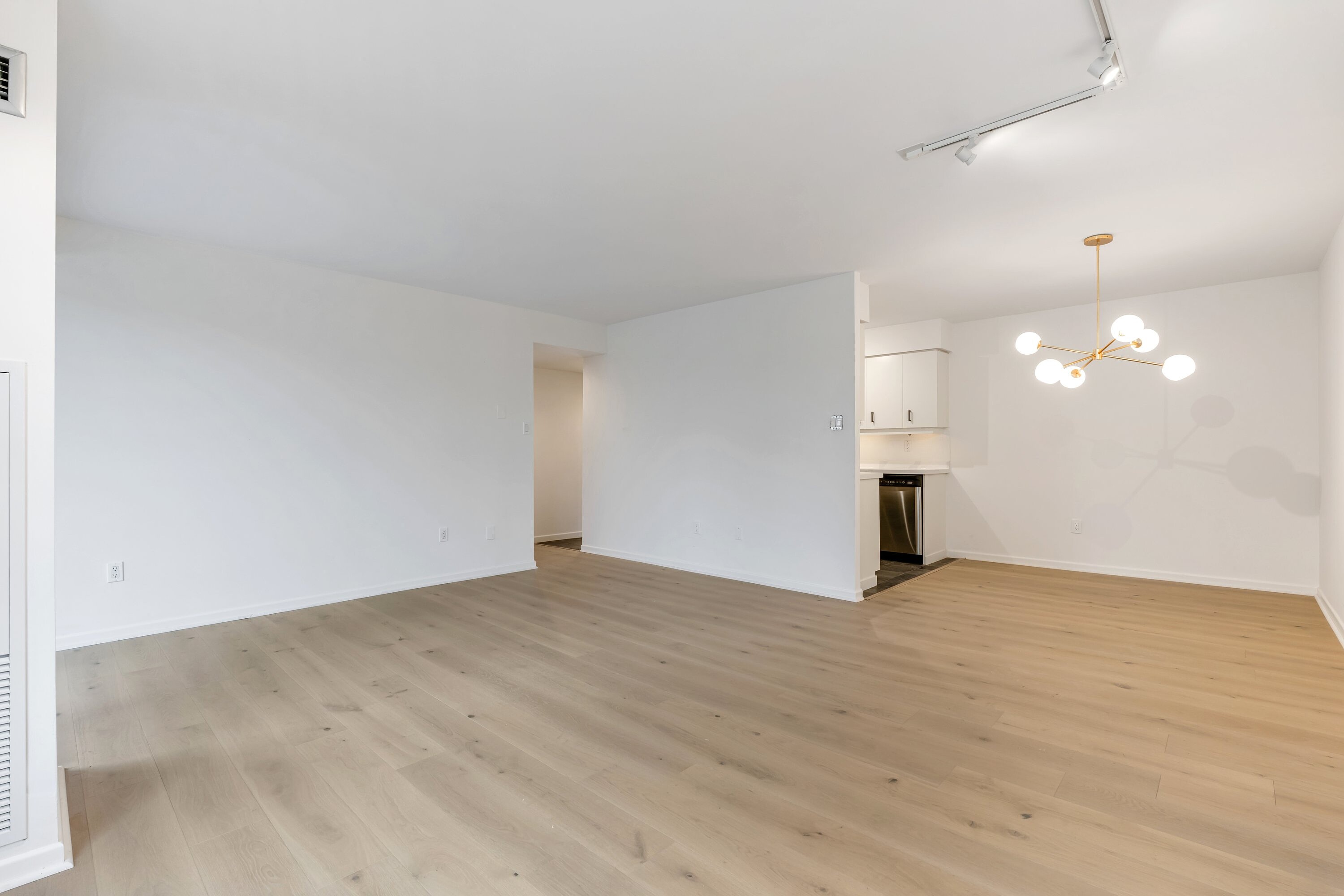 47 St Clair Ave W  503