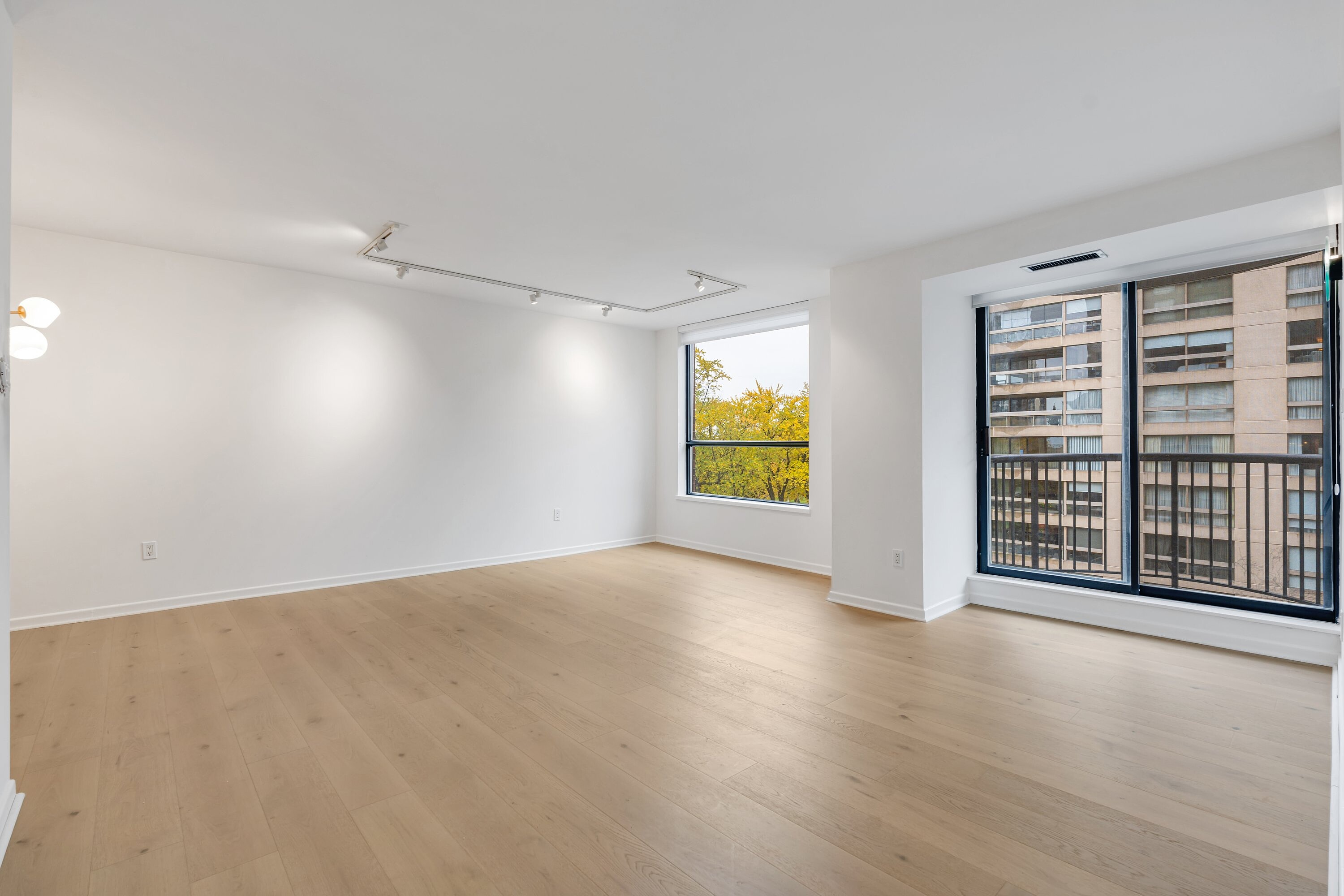 47 St Clair Ave W  503