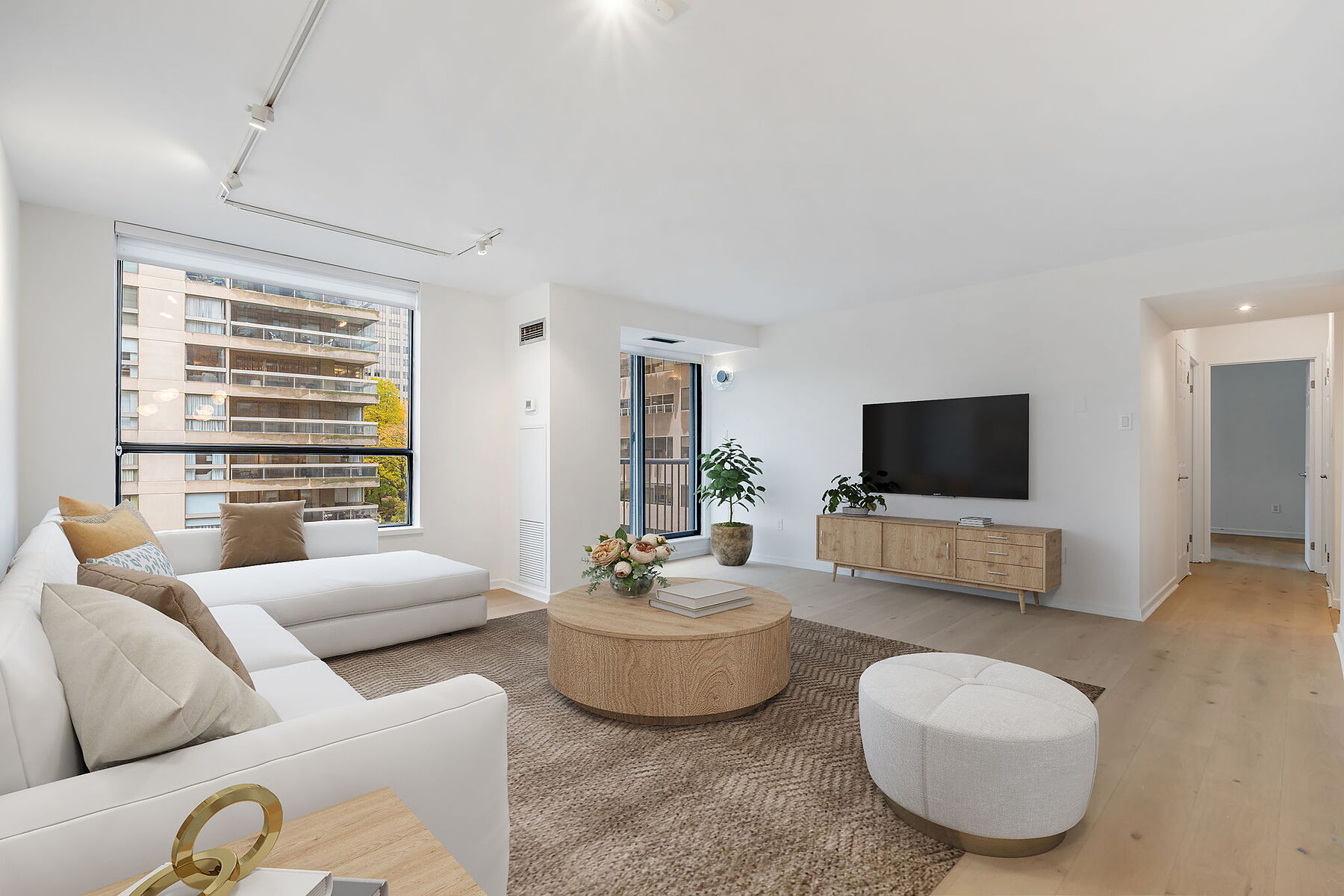 47 St Clair Ave W  503