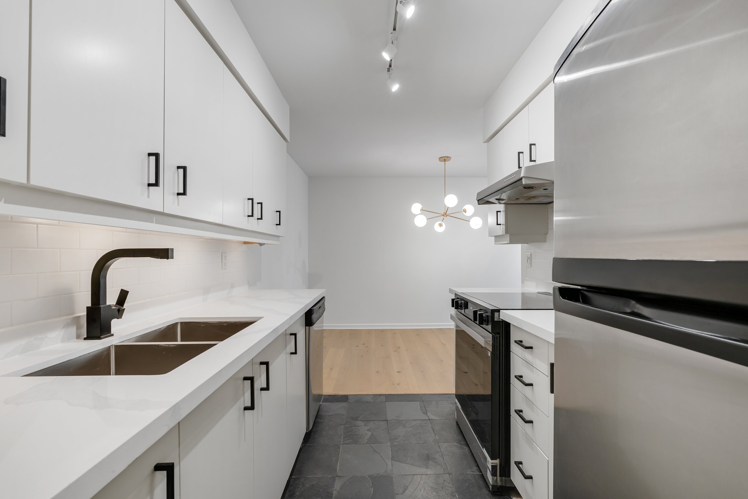 47 St Clair Ave W  503
