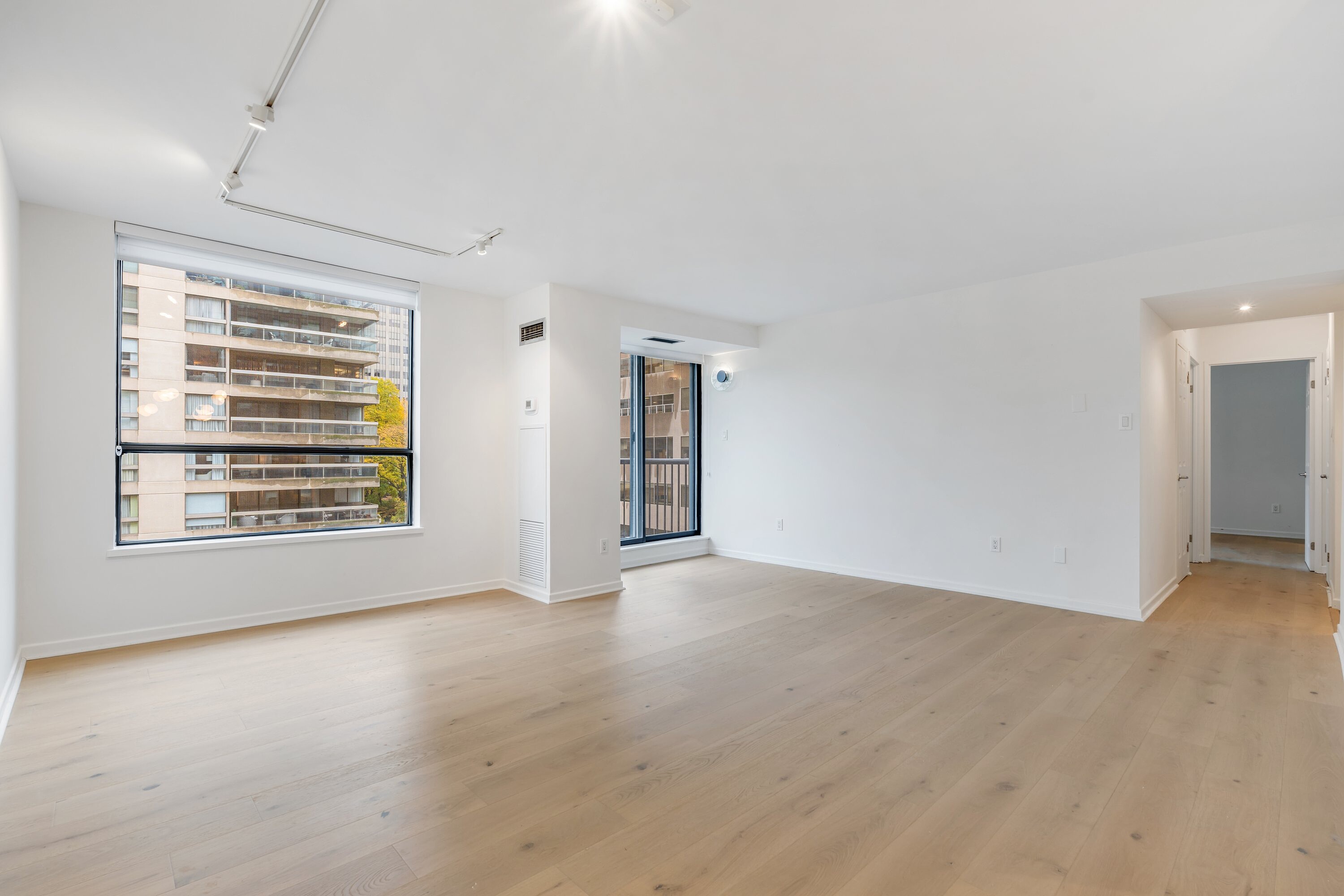 47 St Clair Ave W  503