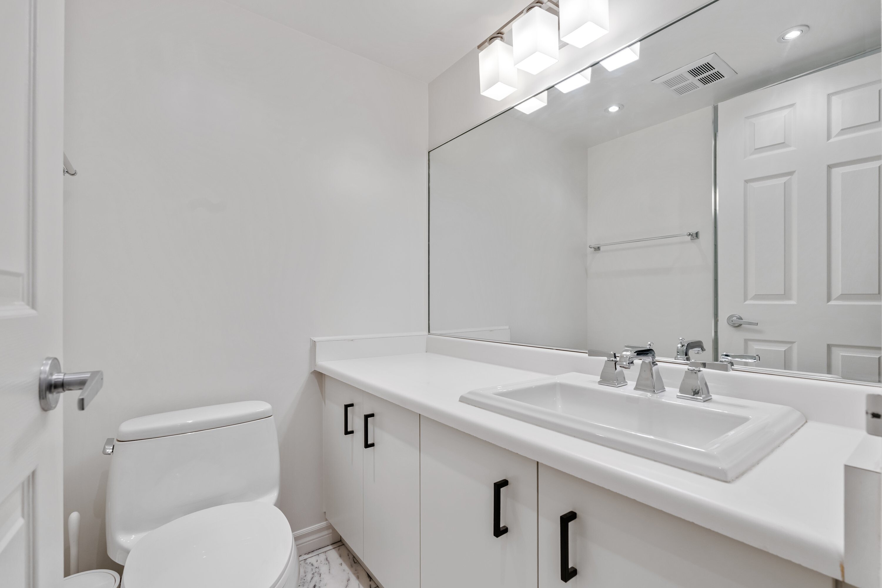 47 St Clair Ave W  503