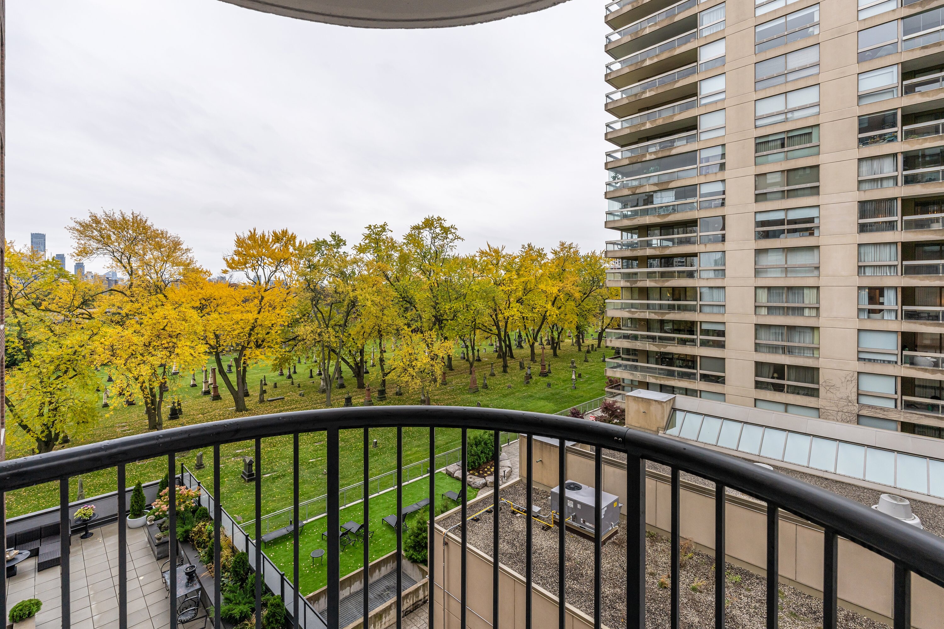 47 St Clair Ave W  503