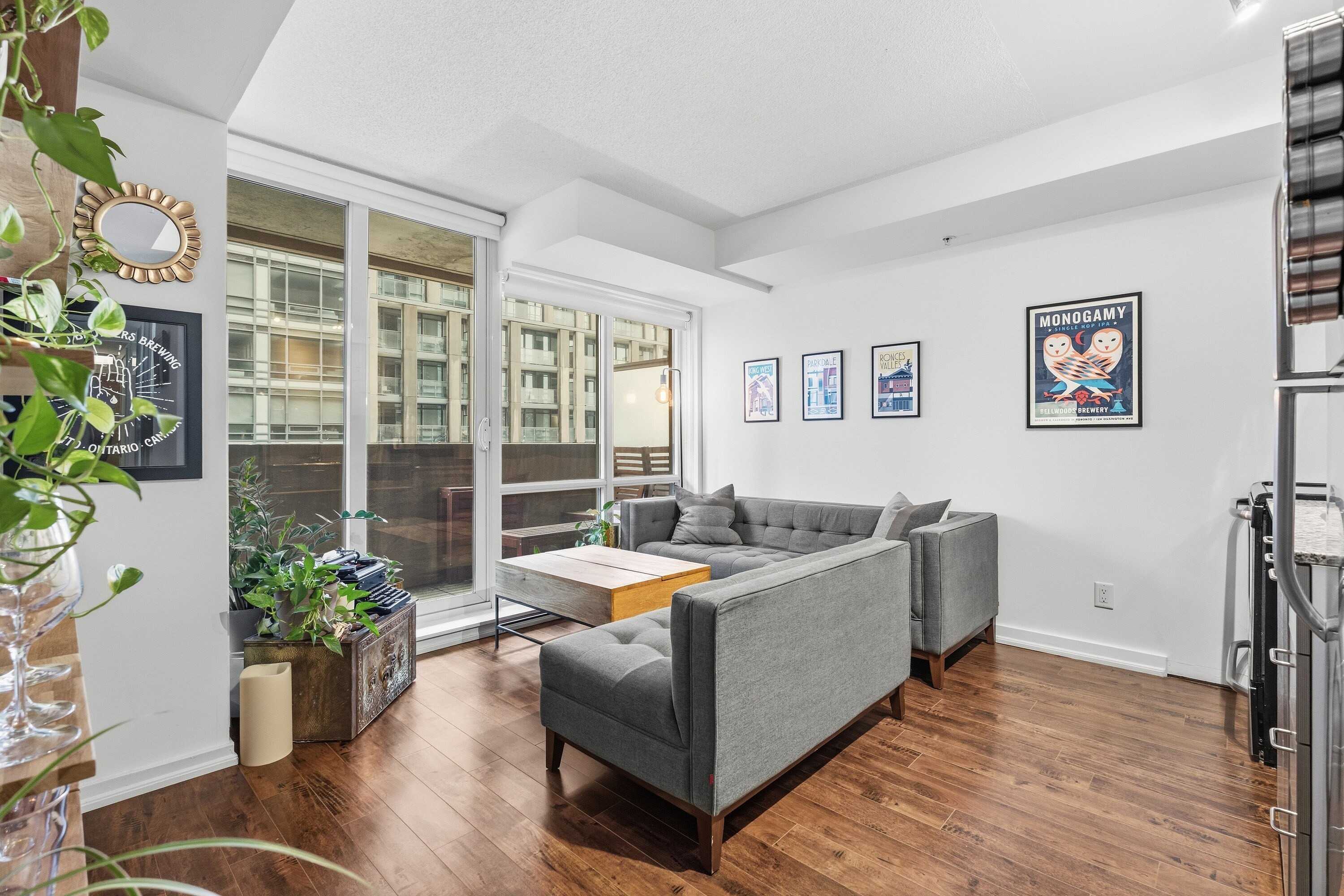 20 Joe Shuster Way  407
