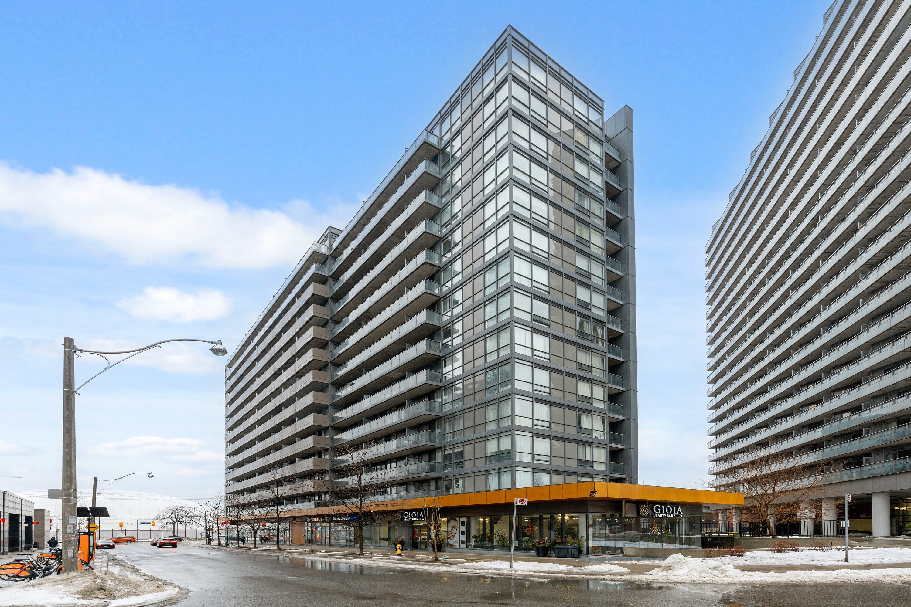 20 Joe Shuster Way  407
