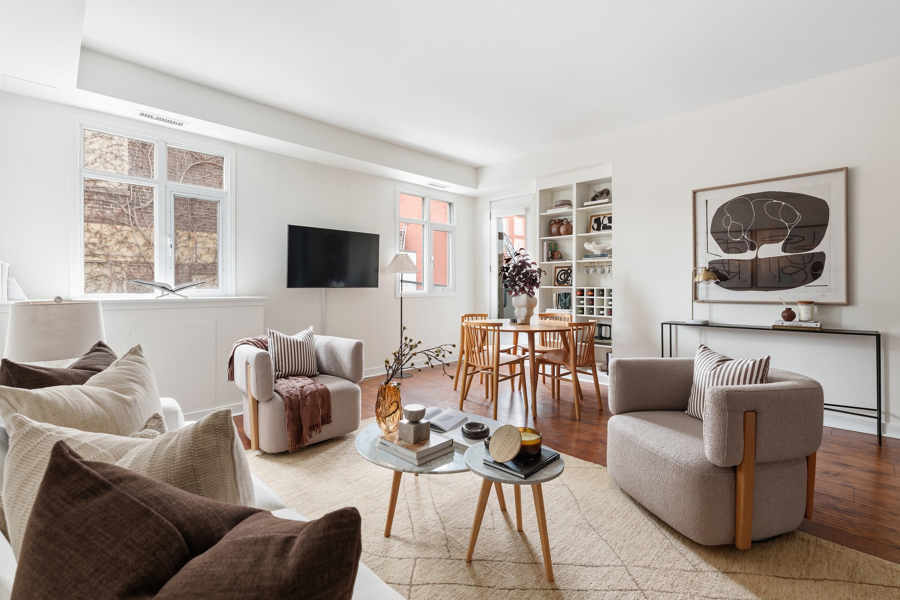 500 Richmond St W  328
