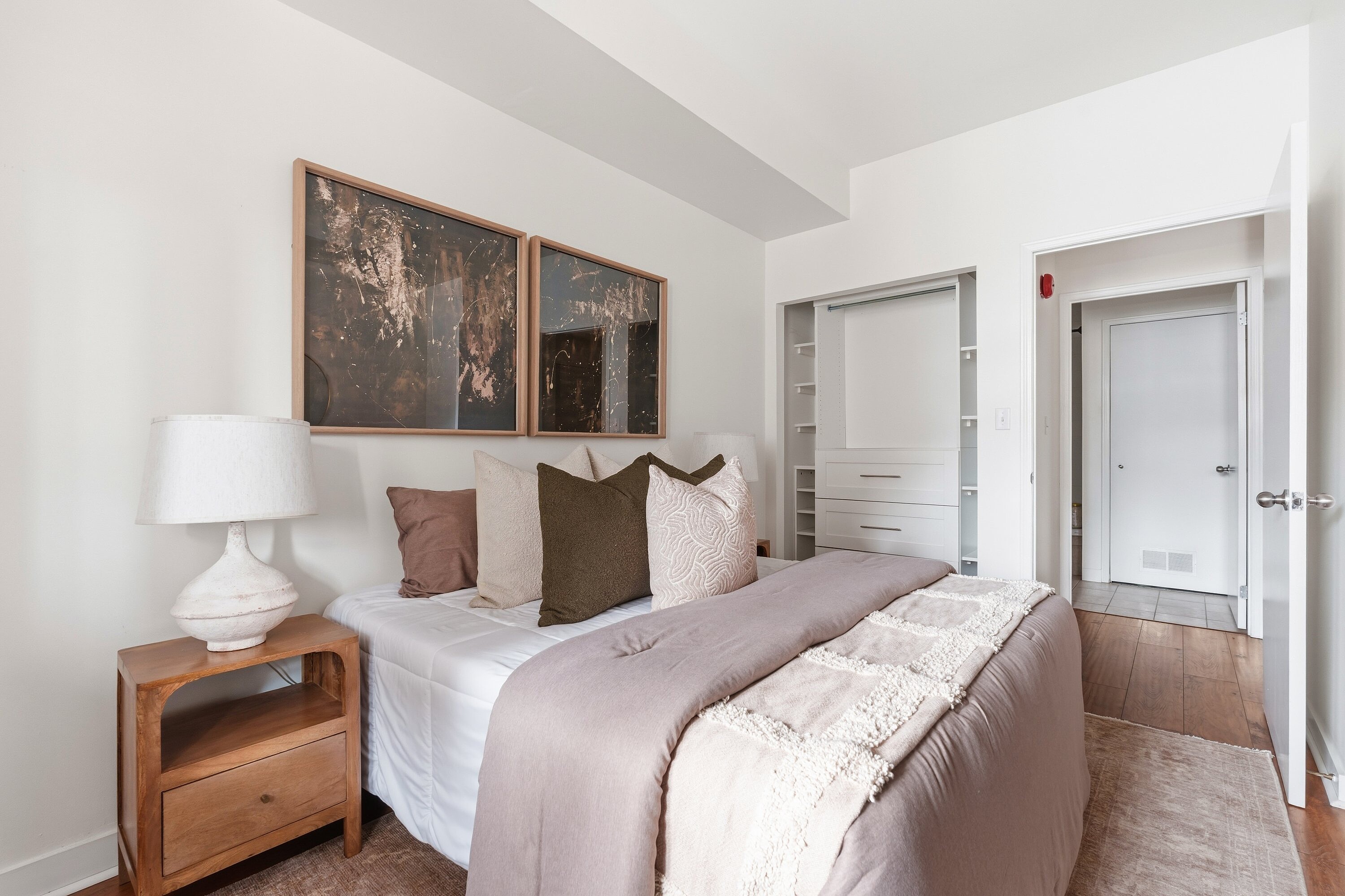 500 Richmond St W  328