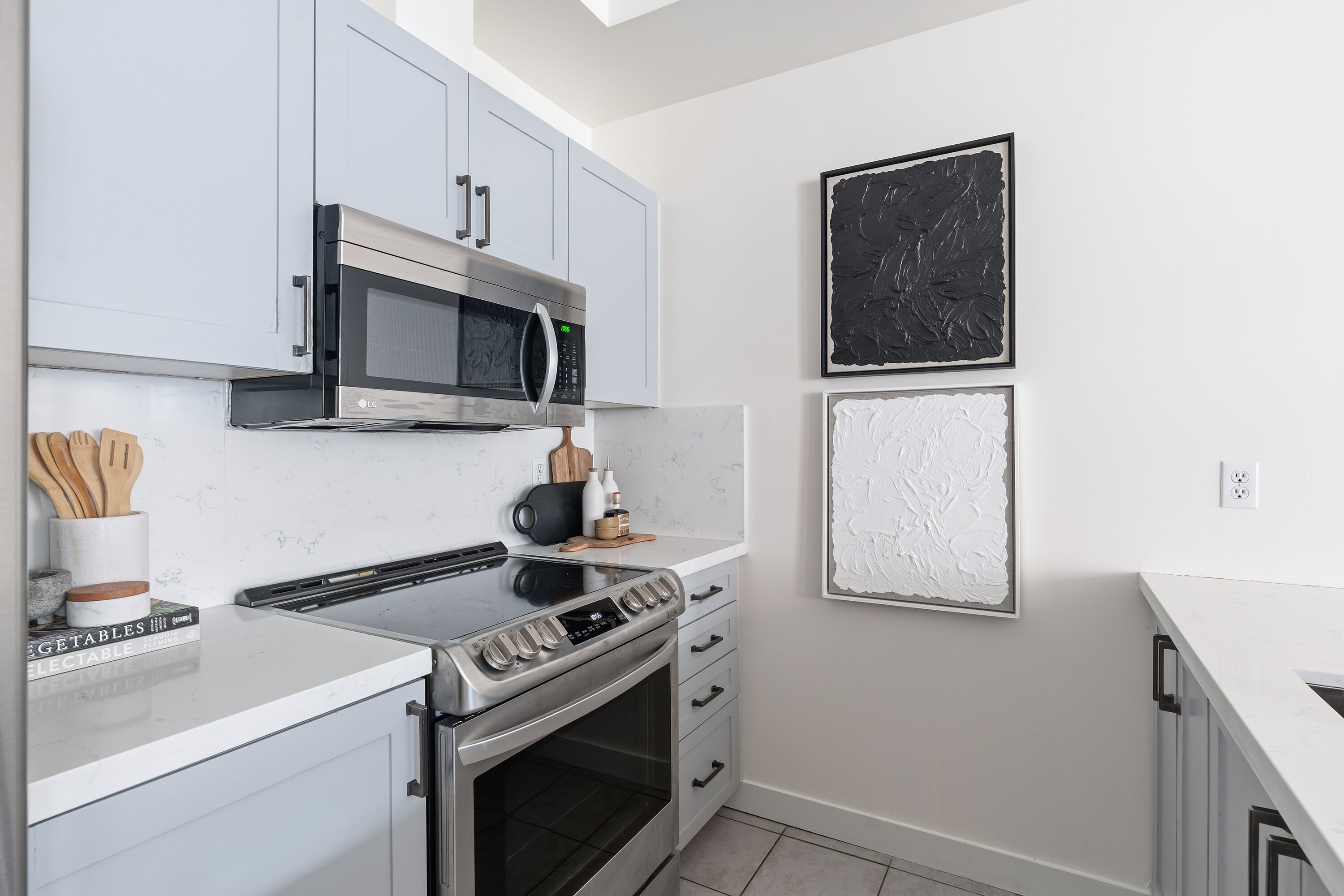 500 Richmond St W  328