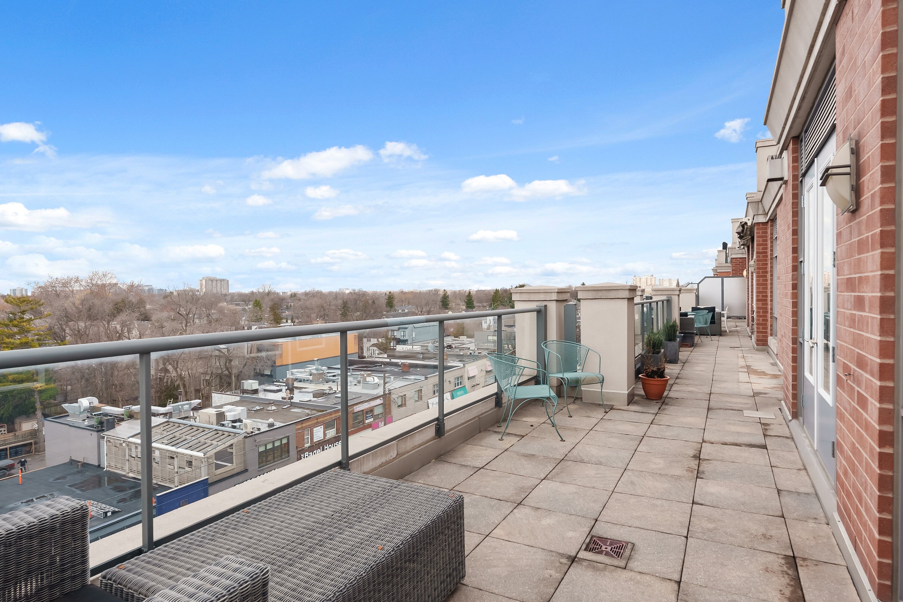 1717 Avenue Rd  LPH3