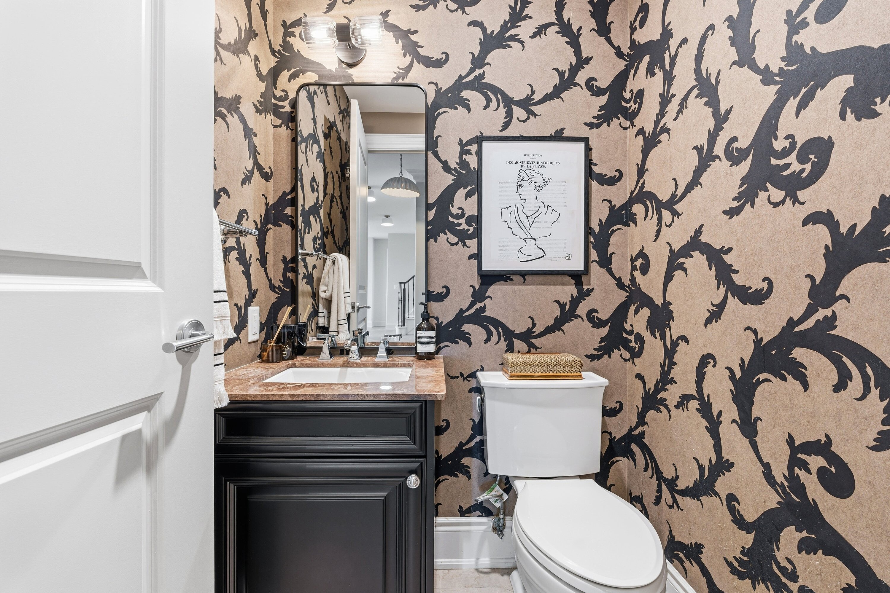 1717 Avenue Rd  LPH3