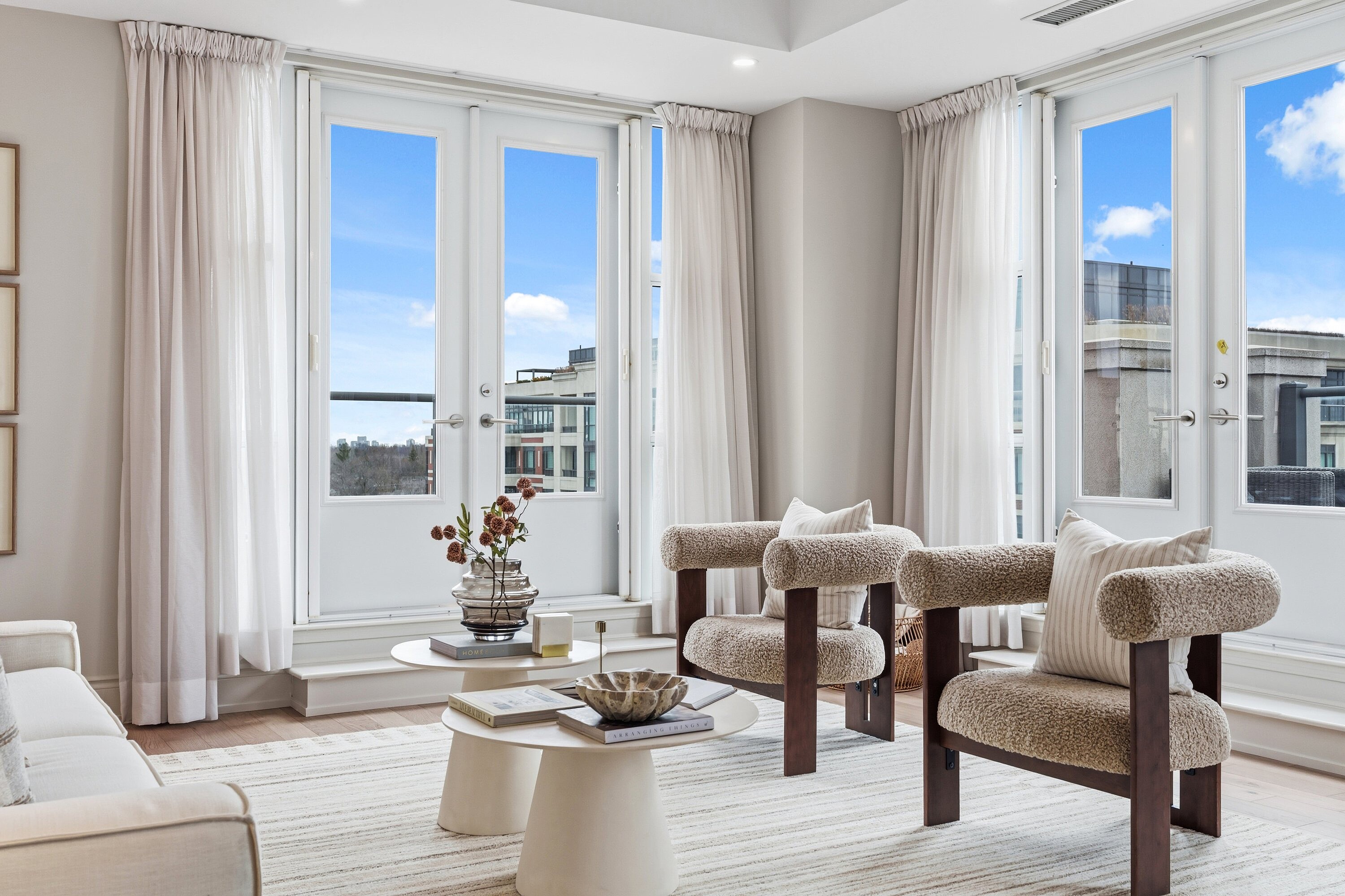 1717 Avenue Rd  LPH3