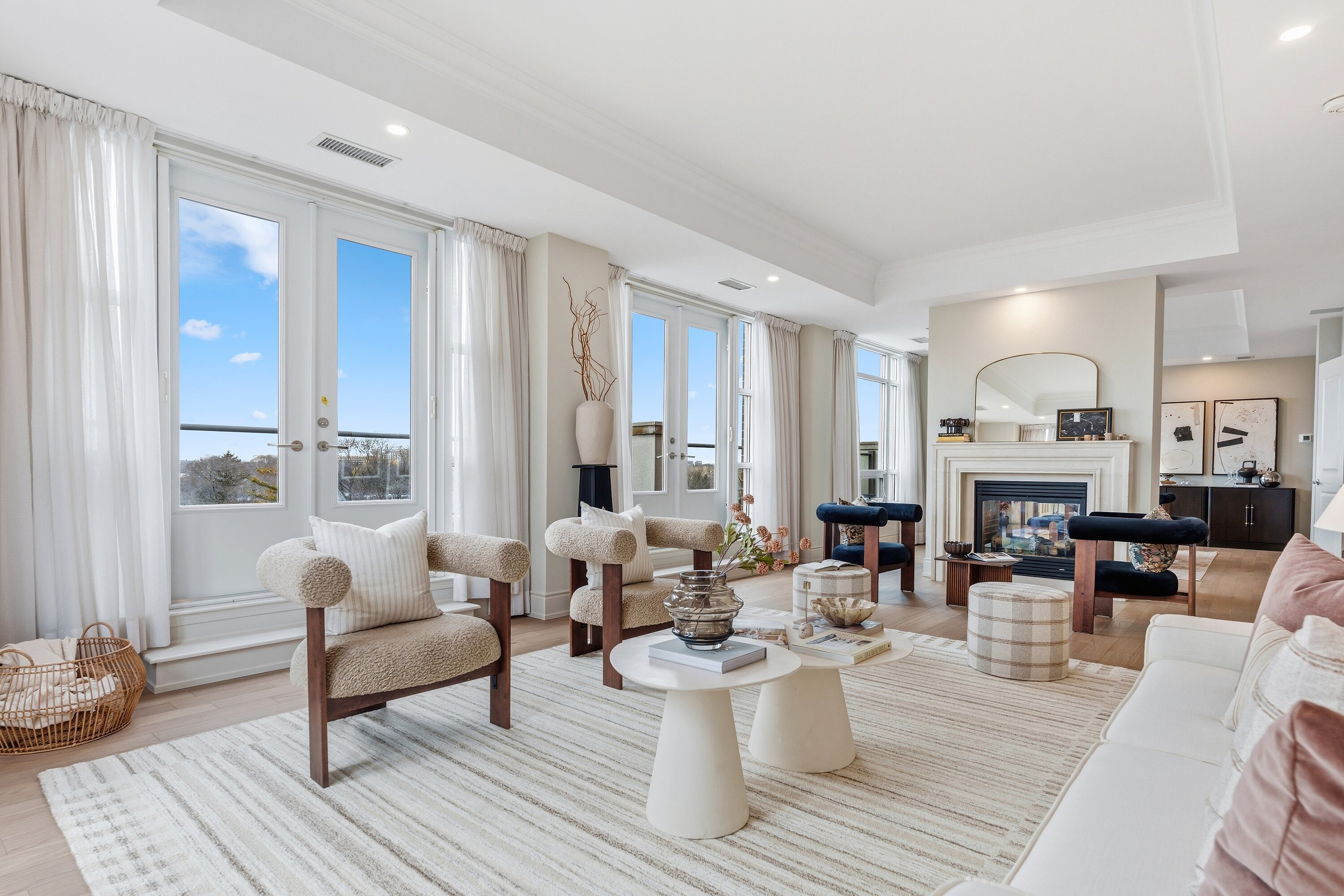 1717 Avenue Rd  LPH3