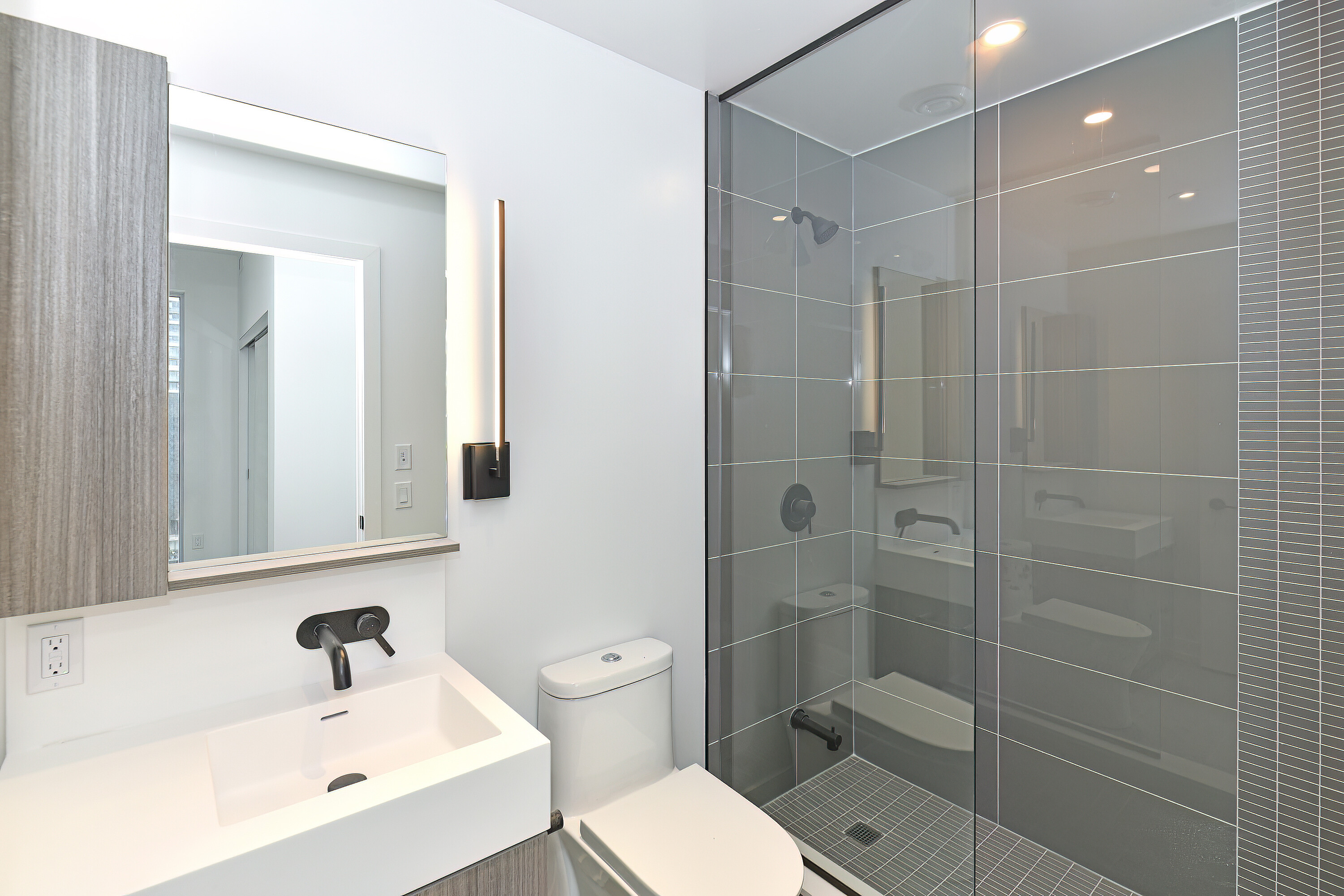 127 Broadway Ave  1102S