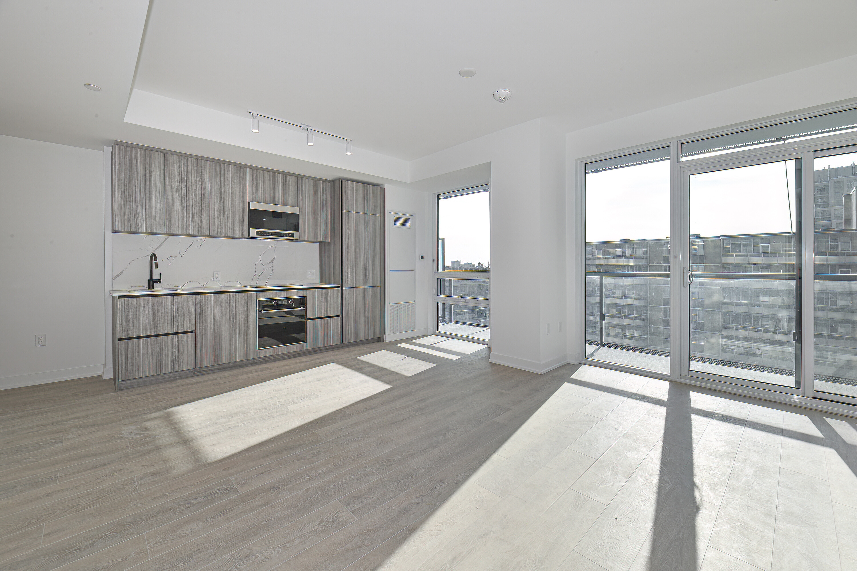 127 Broadway Ave  1102S