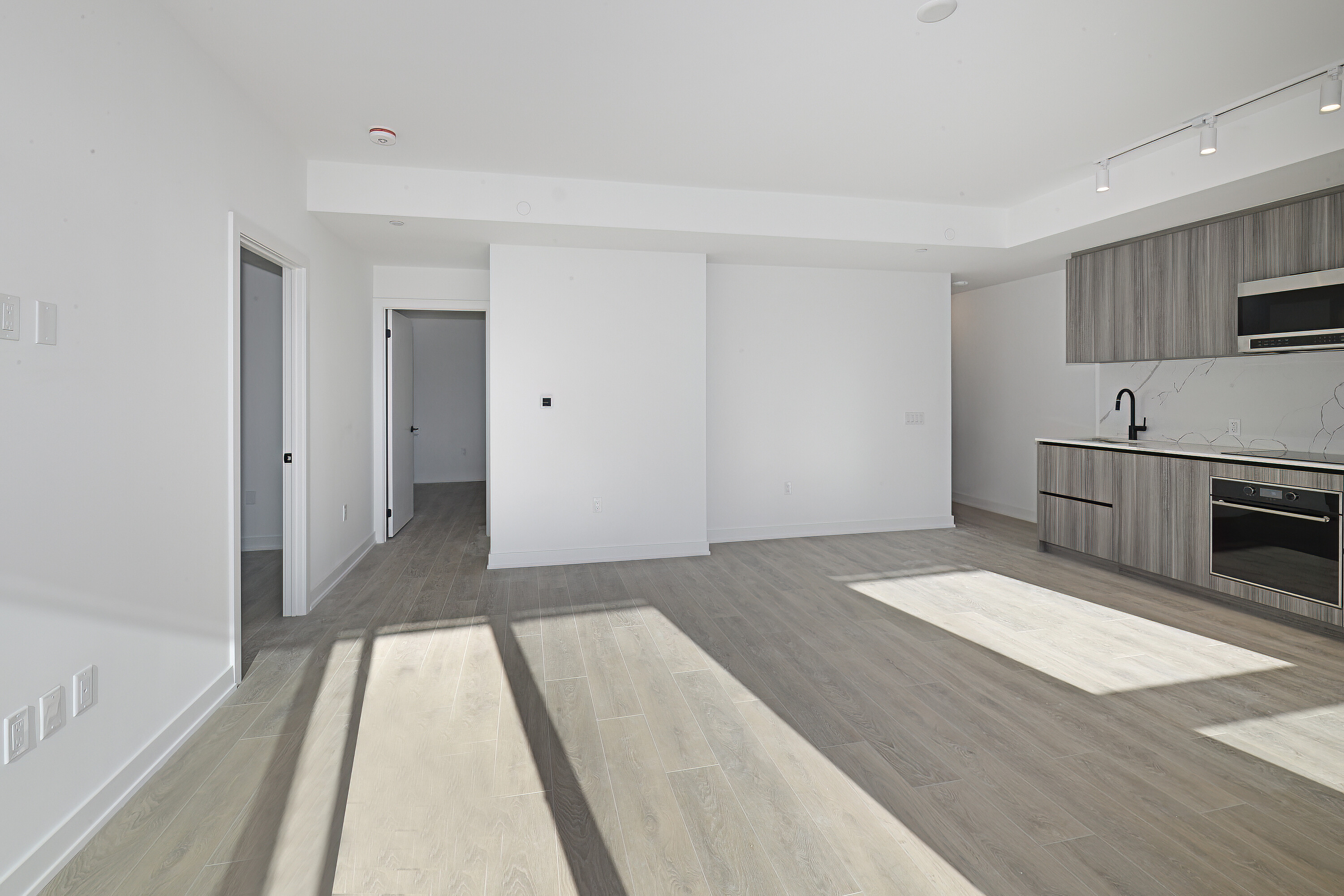 127 Broadway Ave  1102S