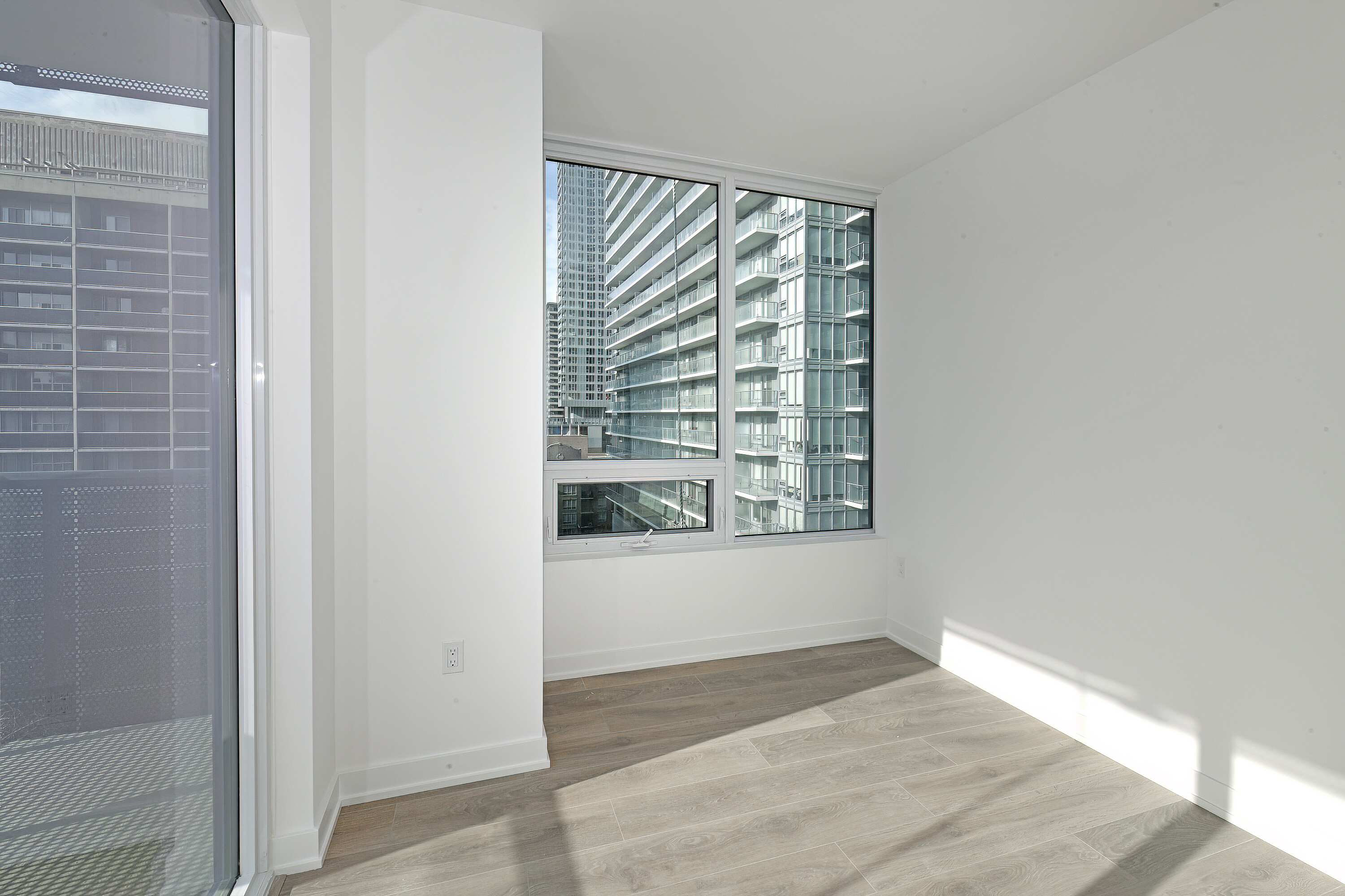 127 Broadway Ave  1102S