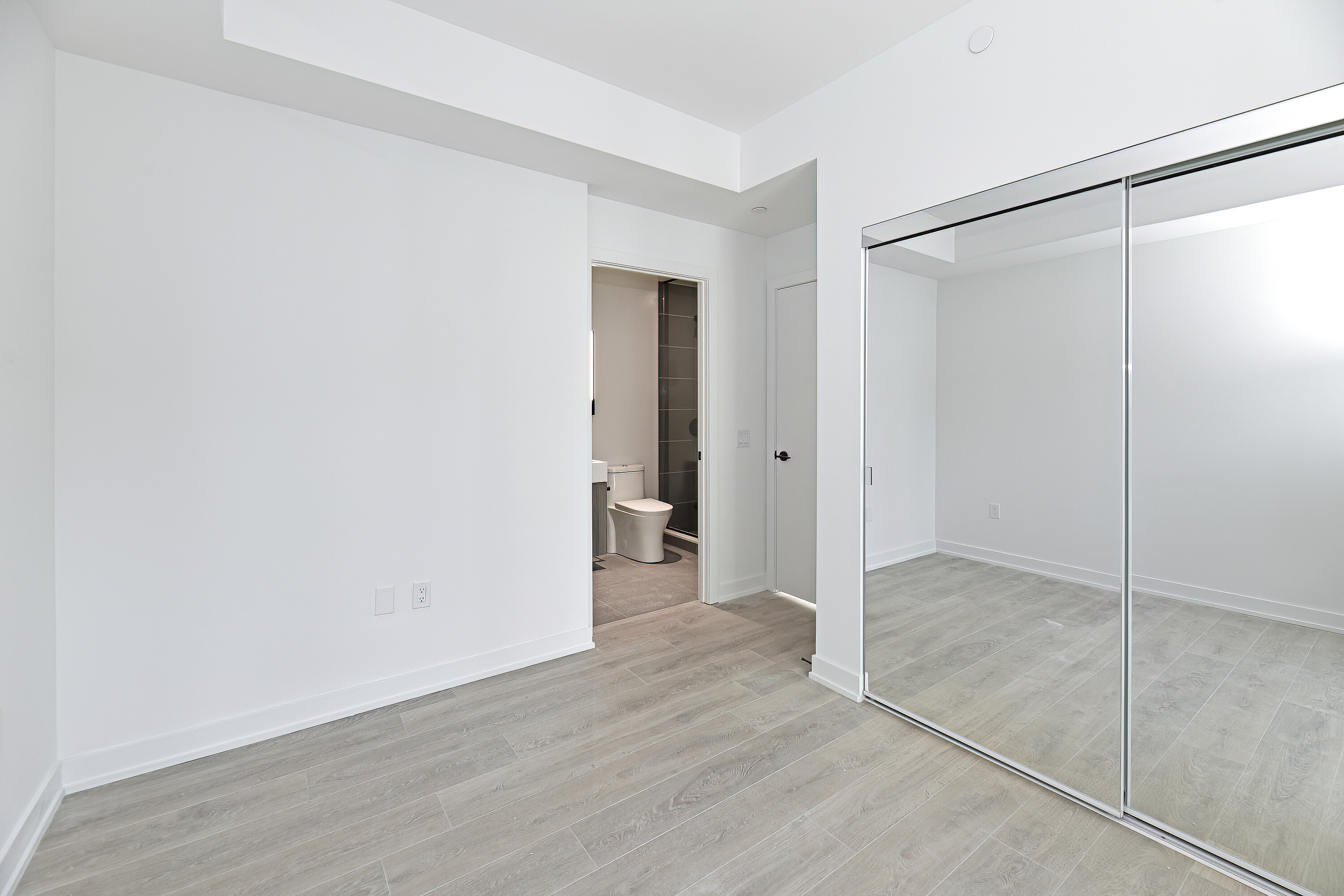 127 Broadway Ave  1102S