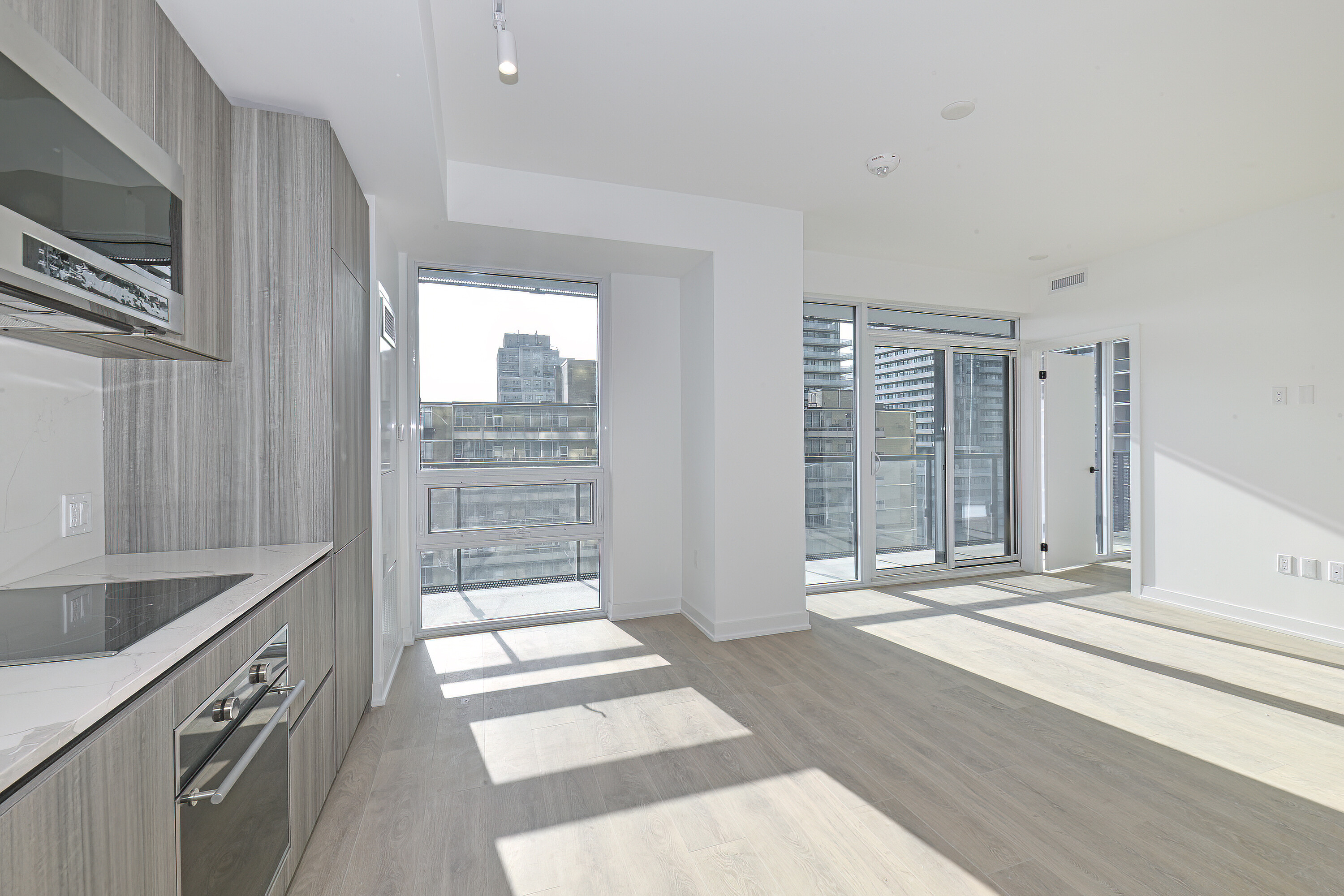 127 Broadway Ave  1102S