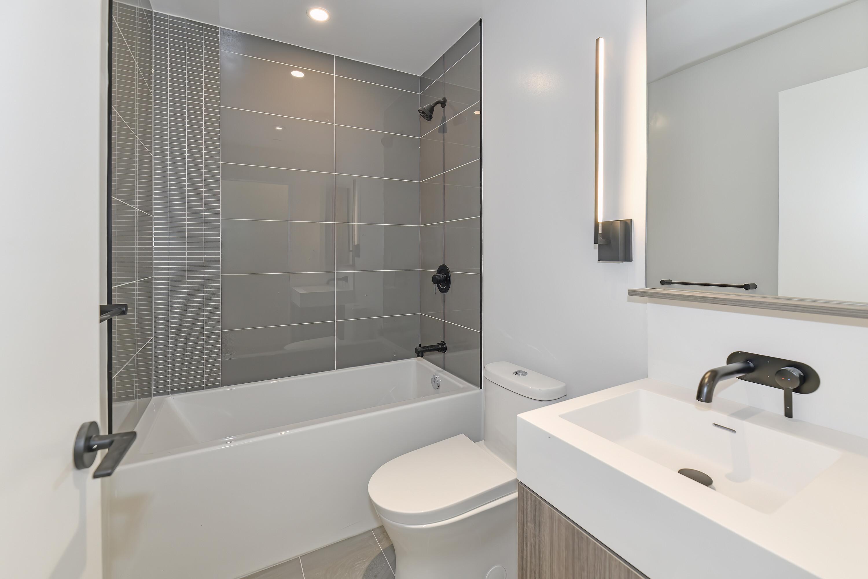 127 Broadway Ave  1102S