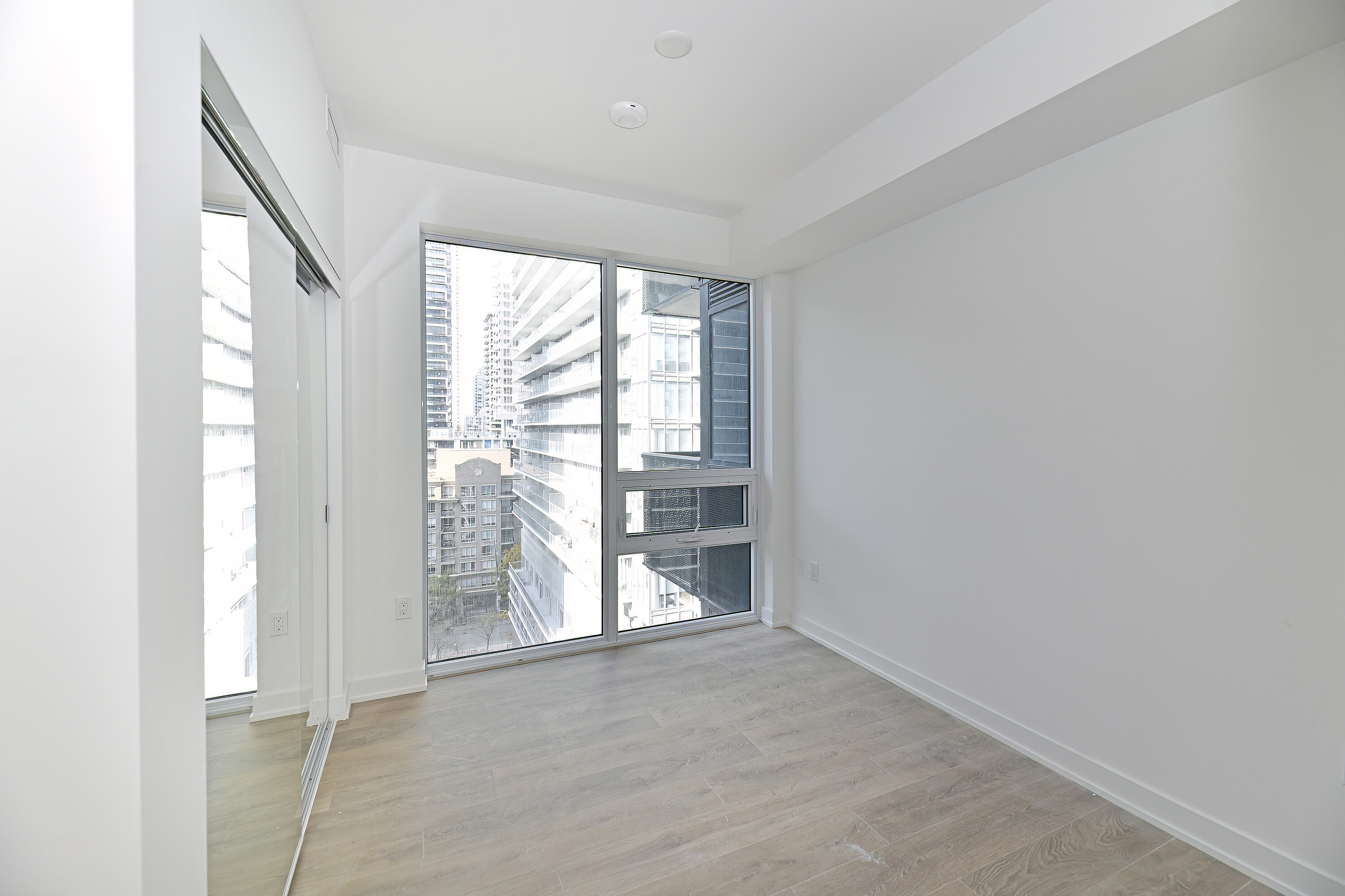 127 Broadway Ave  1102S