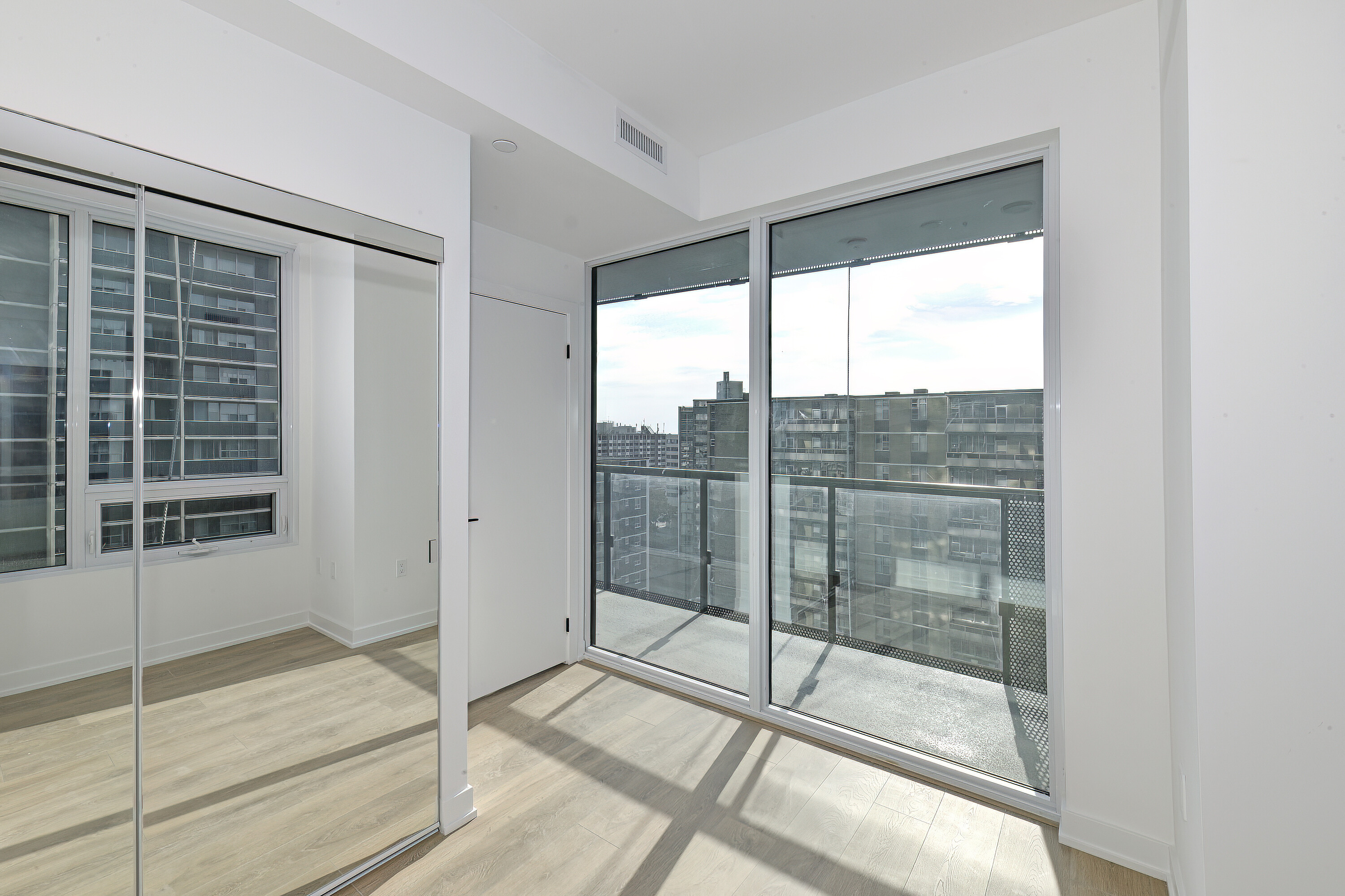 127 Broadway Ave  1102S