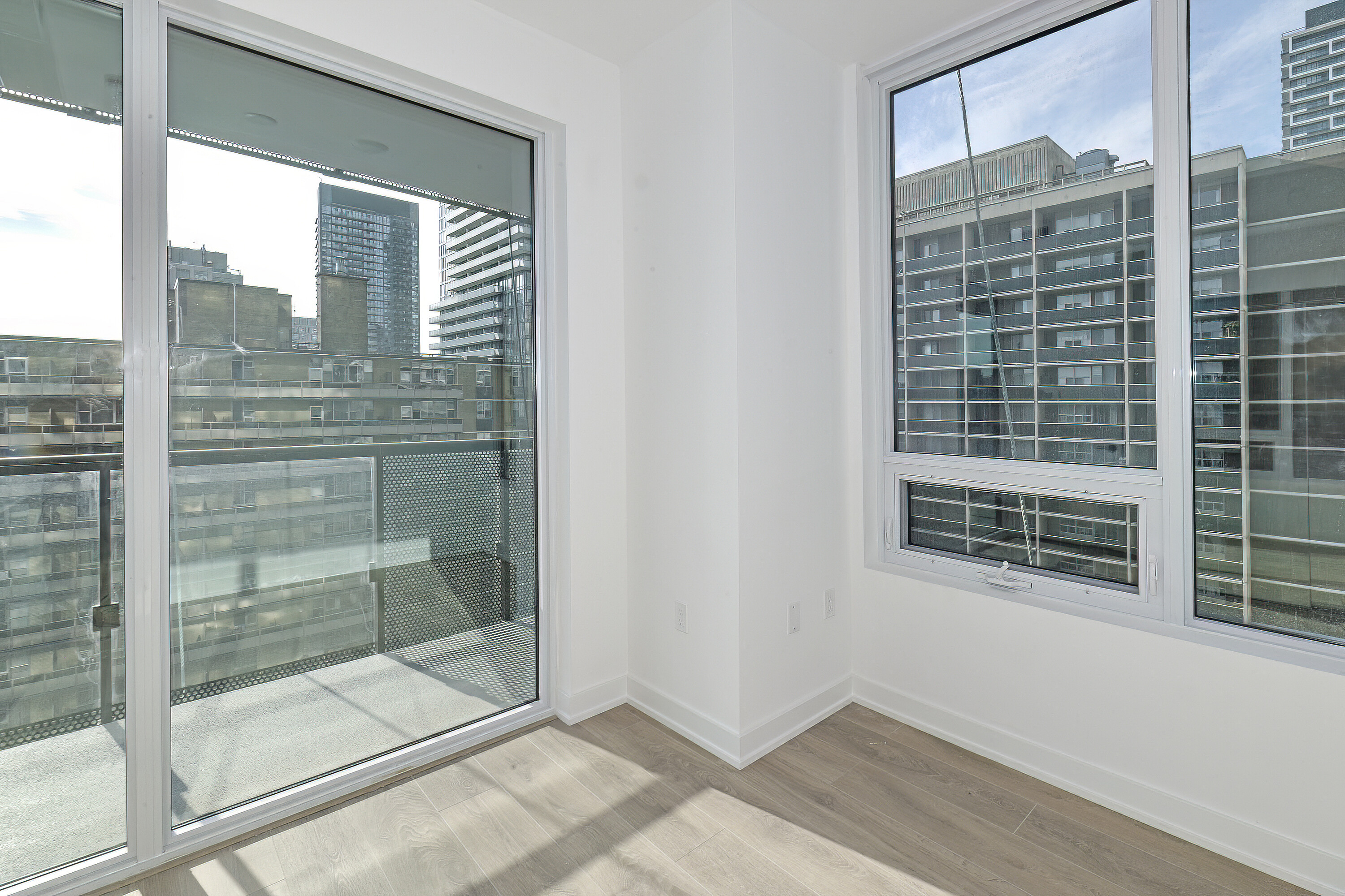 127 Broadway Ave  1102S