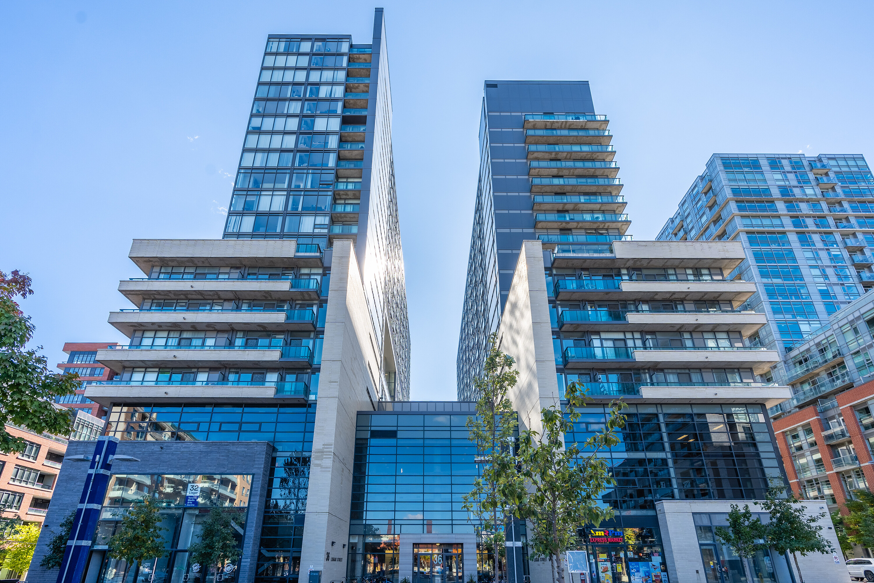 36 Lisgar St  903E