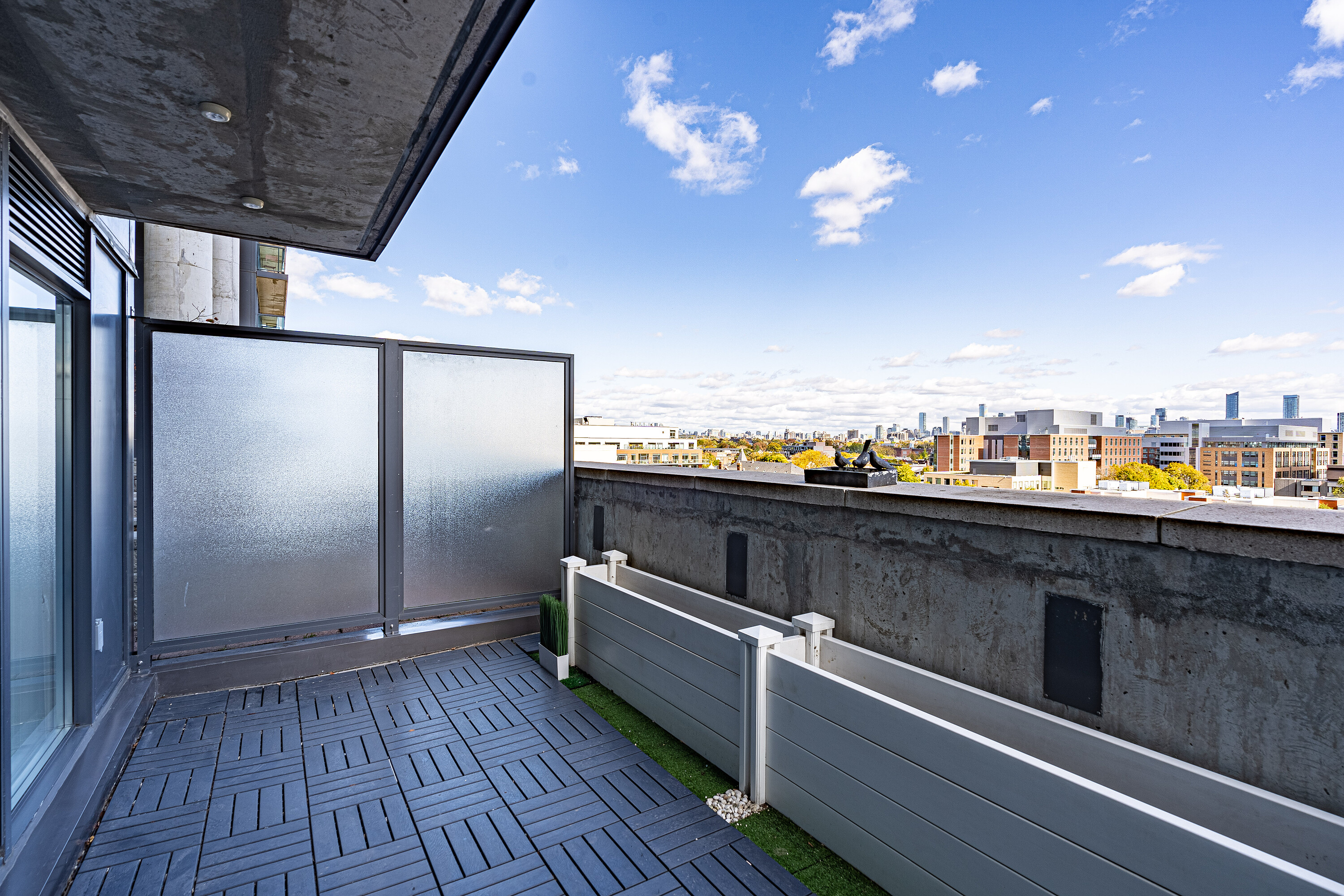 36 Lisgar St  903E