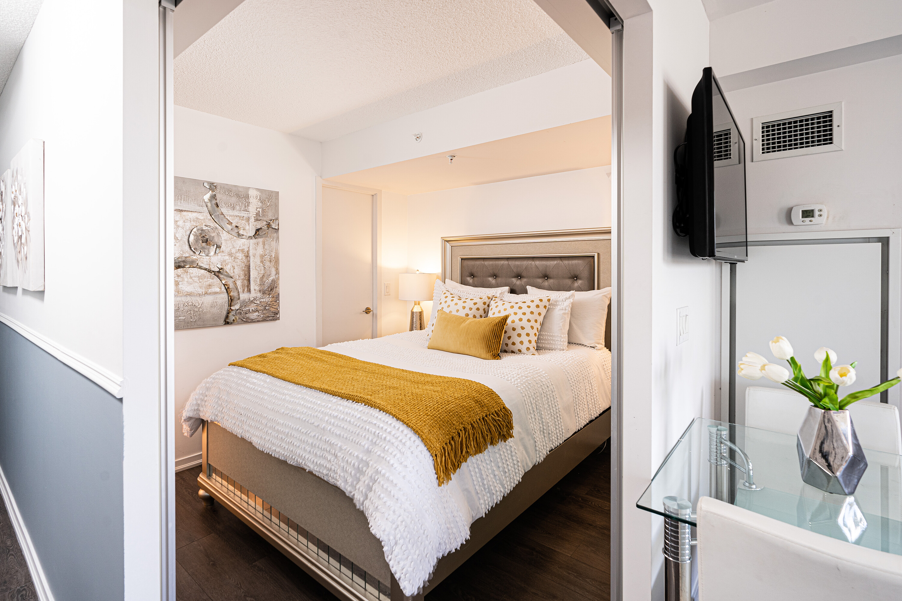 36 Lisgar St  903E