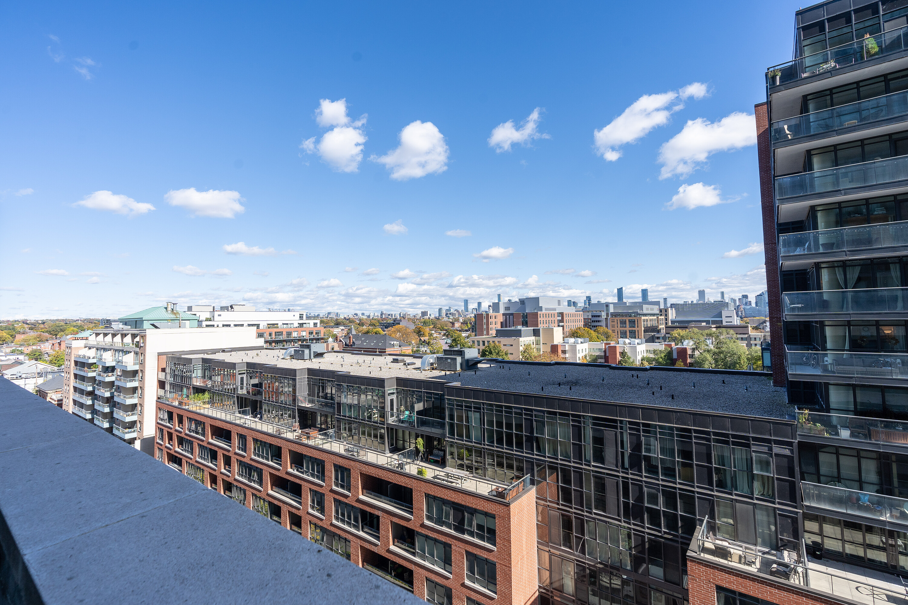 36 Lisgar St  903E