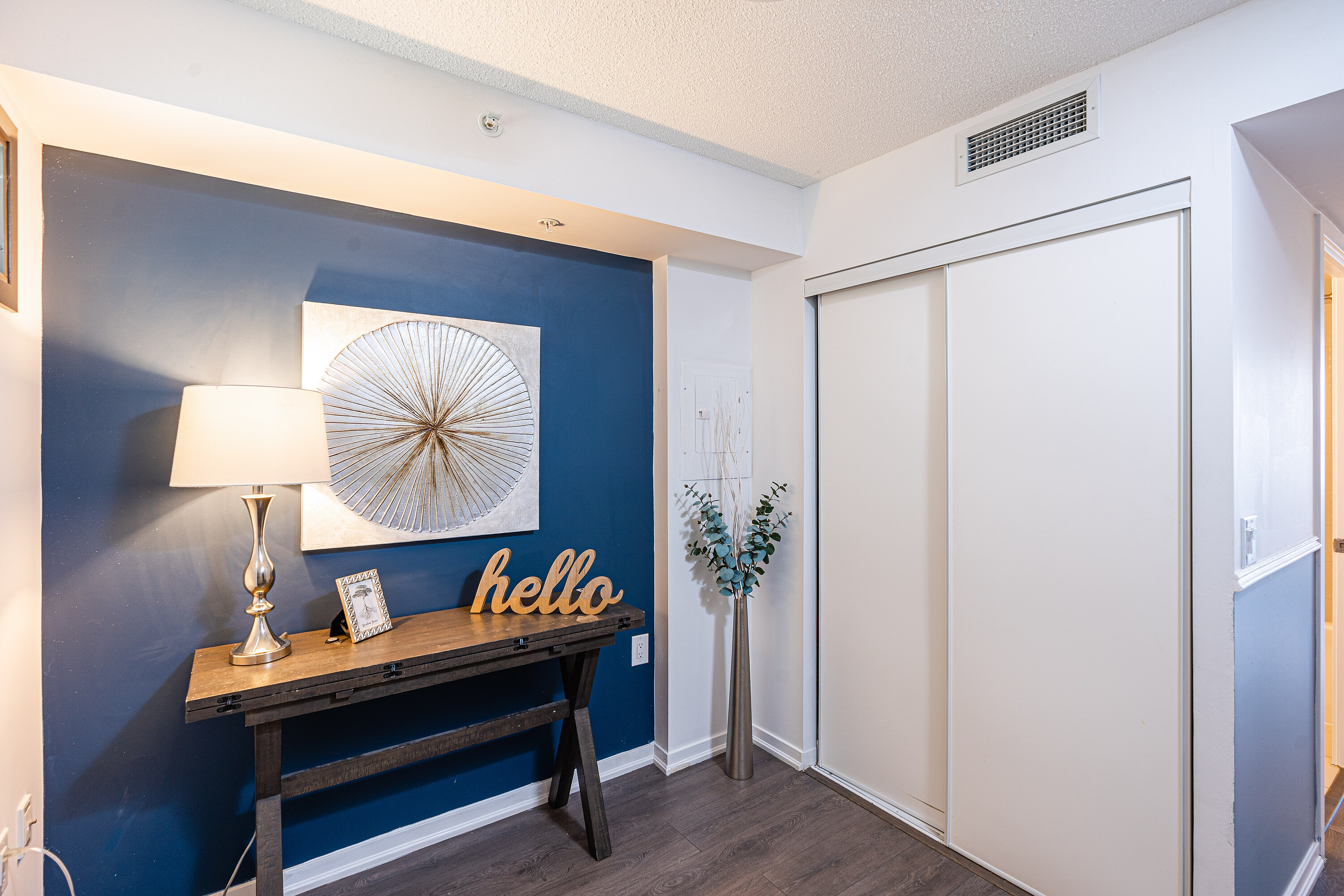 36 Lisgar St  903E