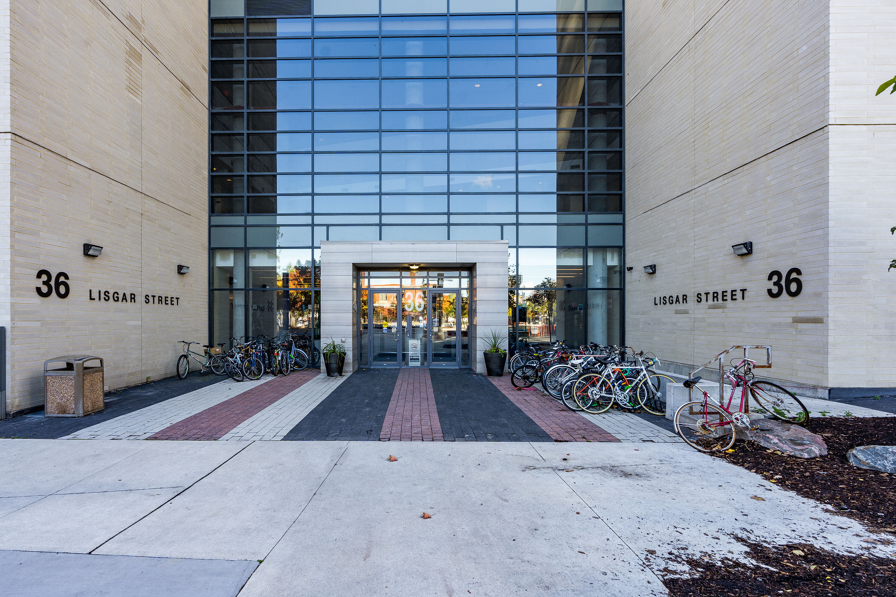 36 Lisgar St  903E