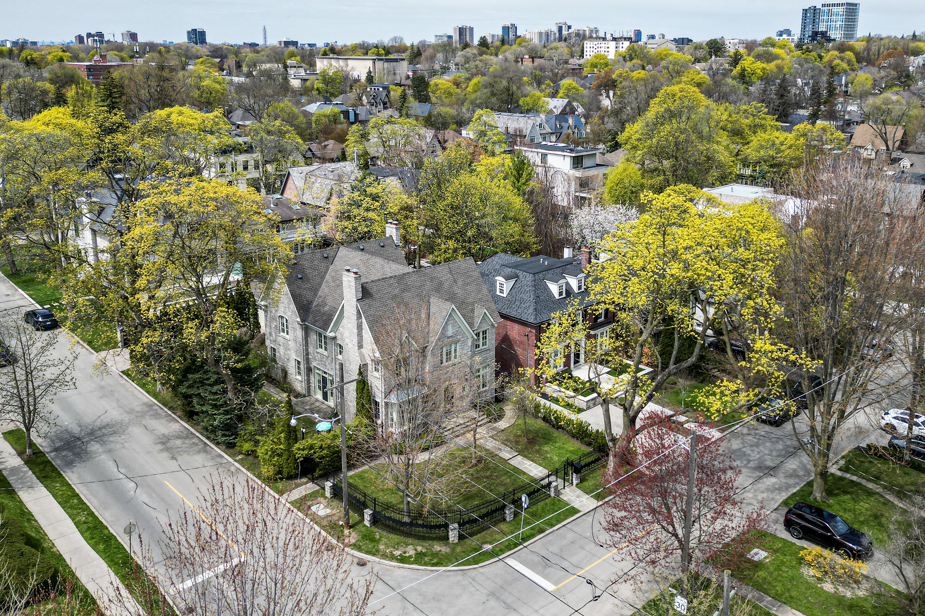 200 Glenayr Rd