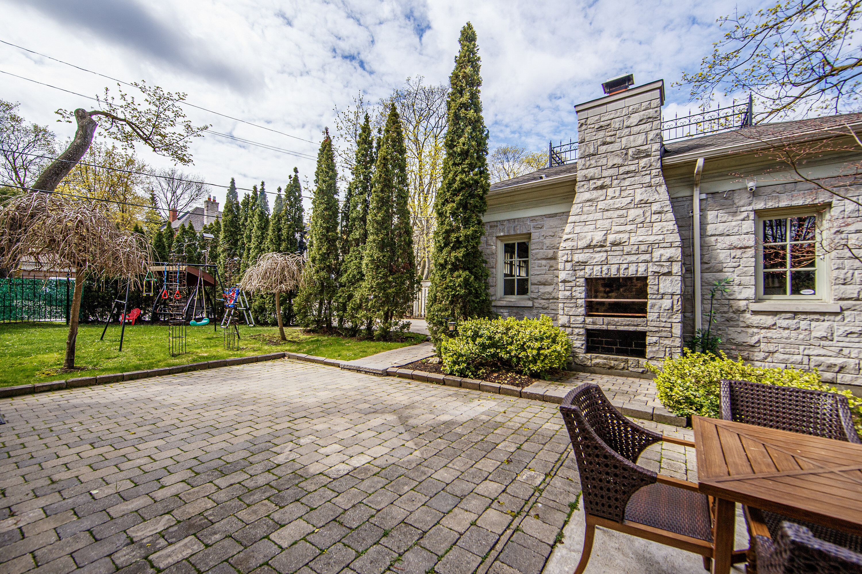 200 Glenayr Rd