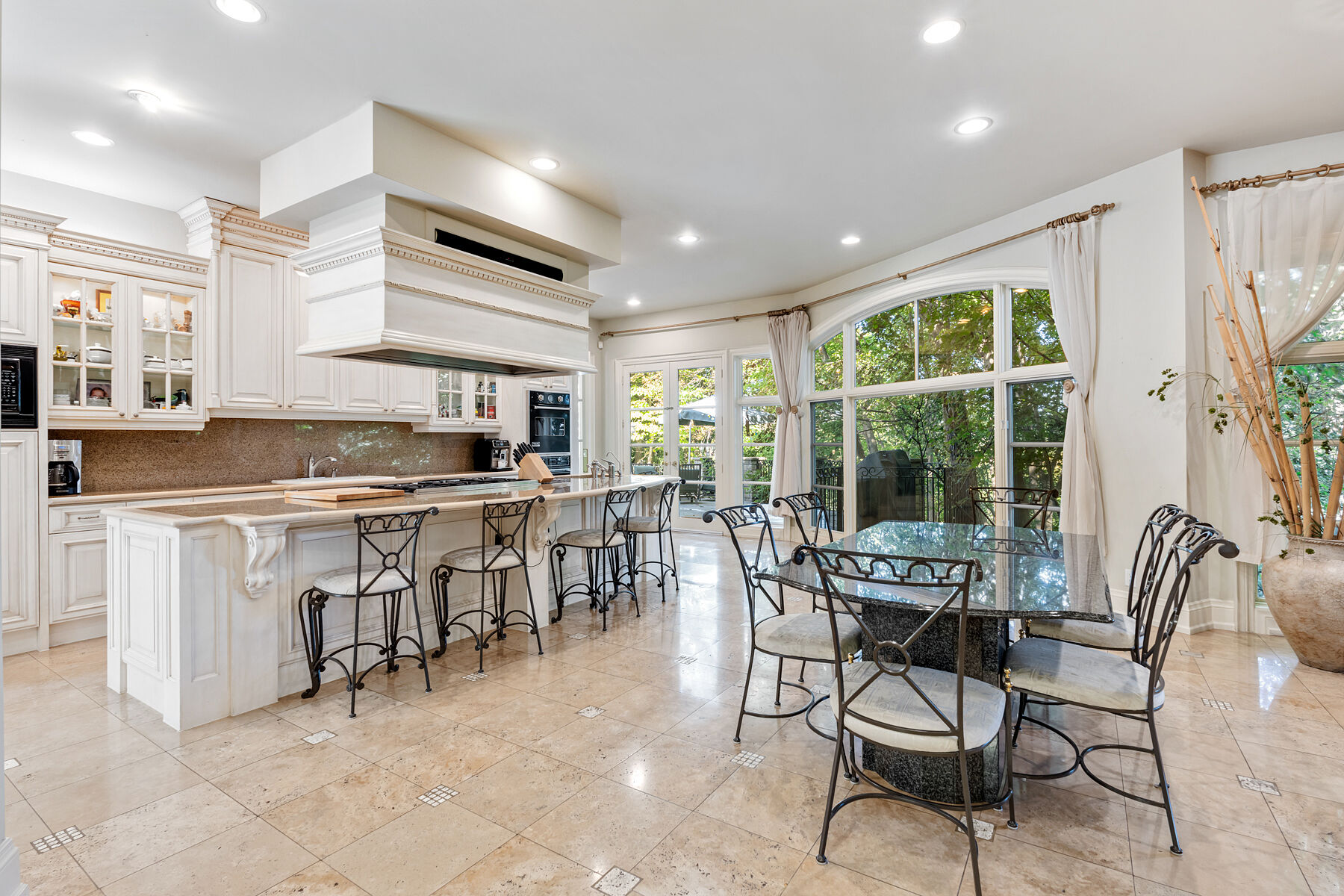 340 Riverview Dr