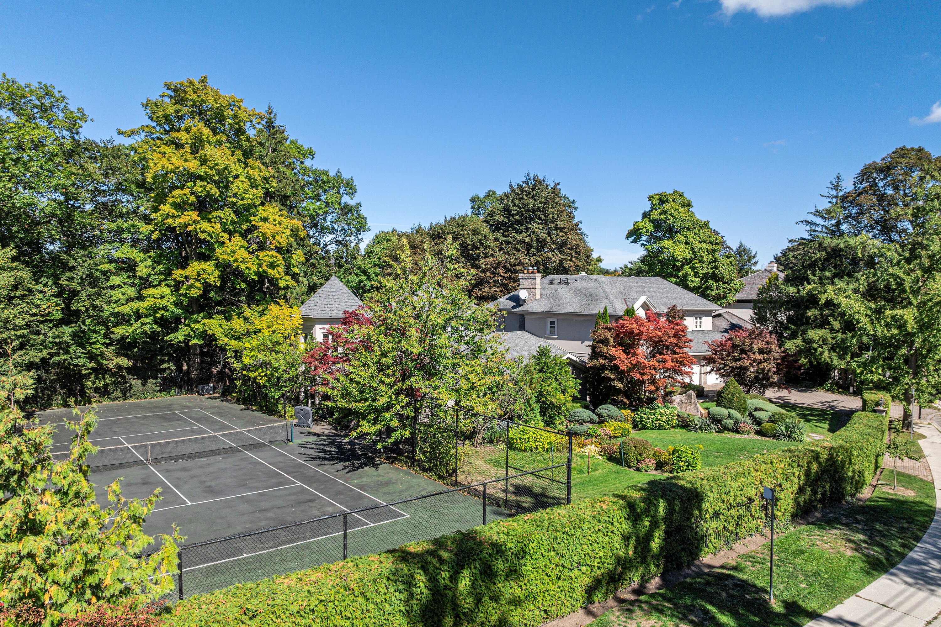 340 Riverview Dr