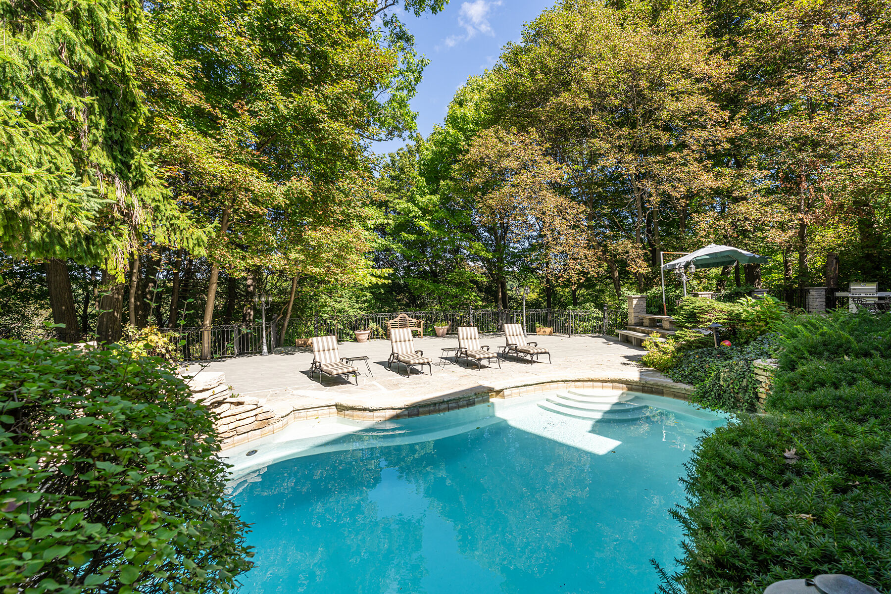 340 Riverview Dr