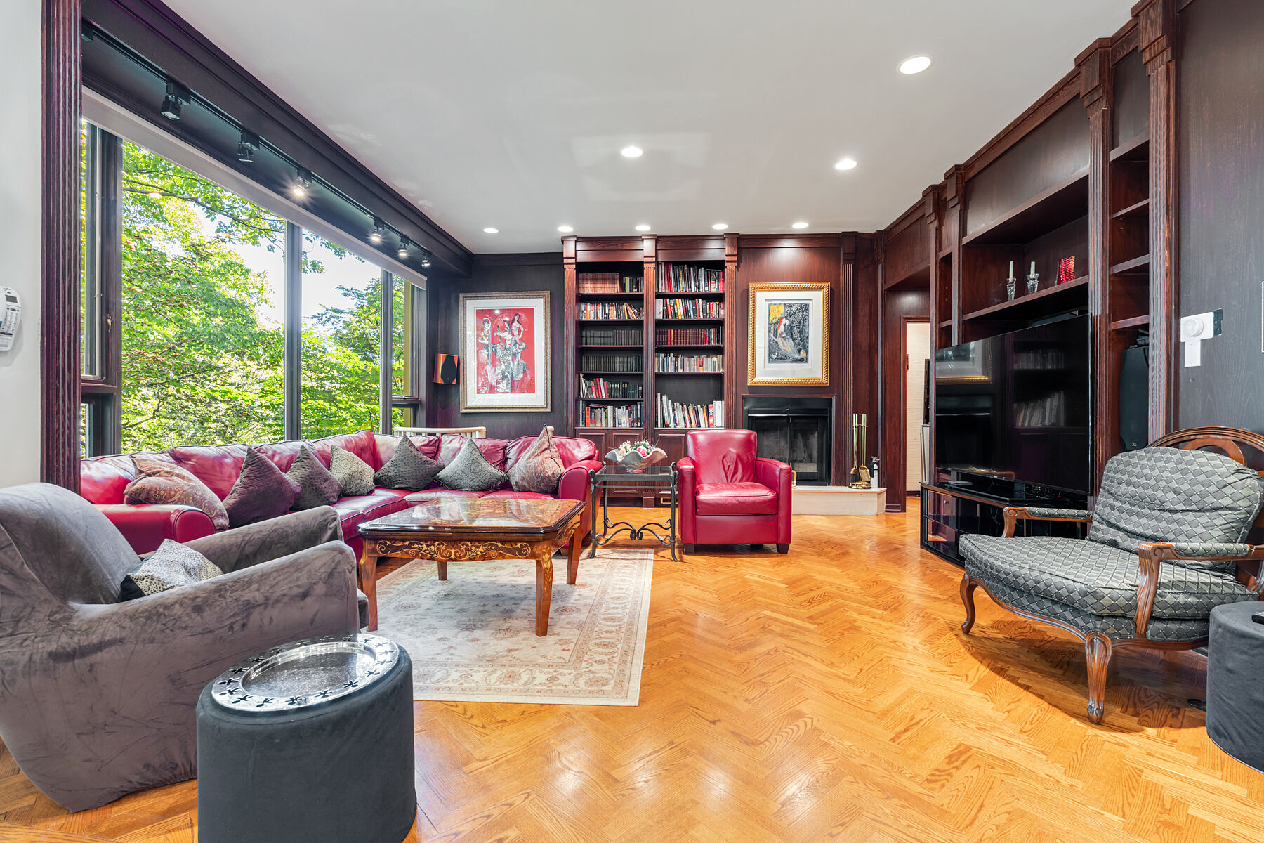 340 Riverview Dr