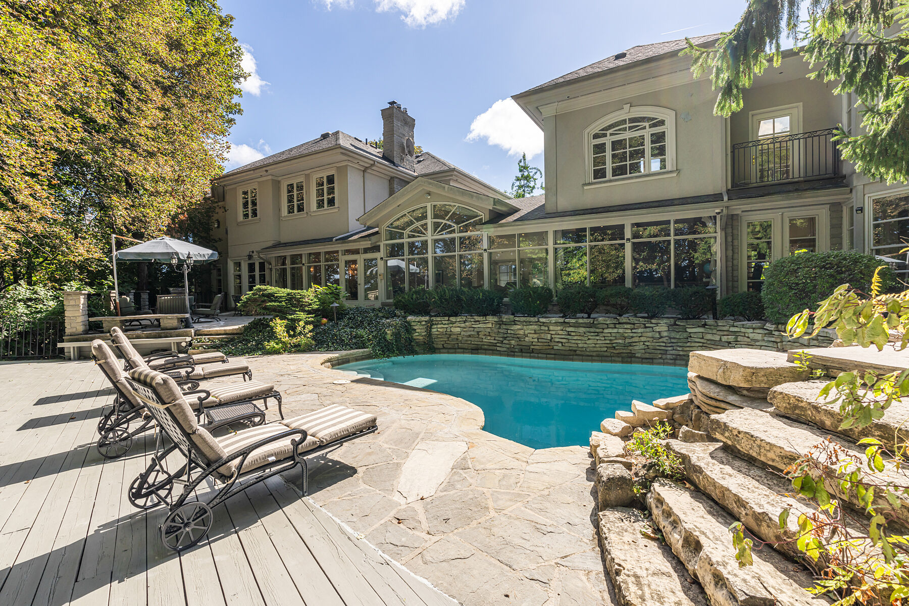 340 Riverview Dr