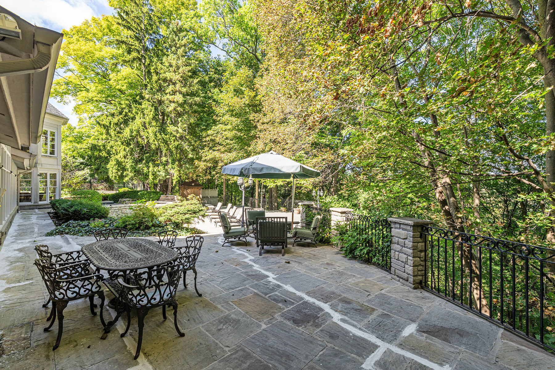340 Riverview Dr